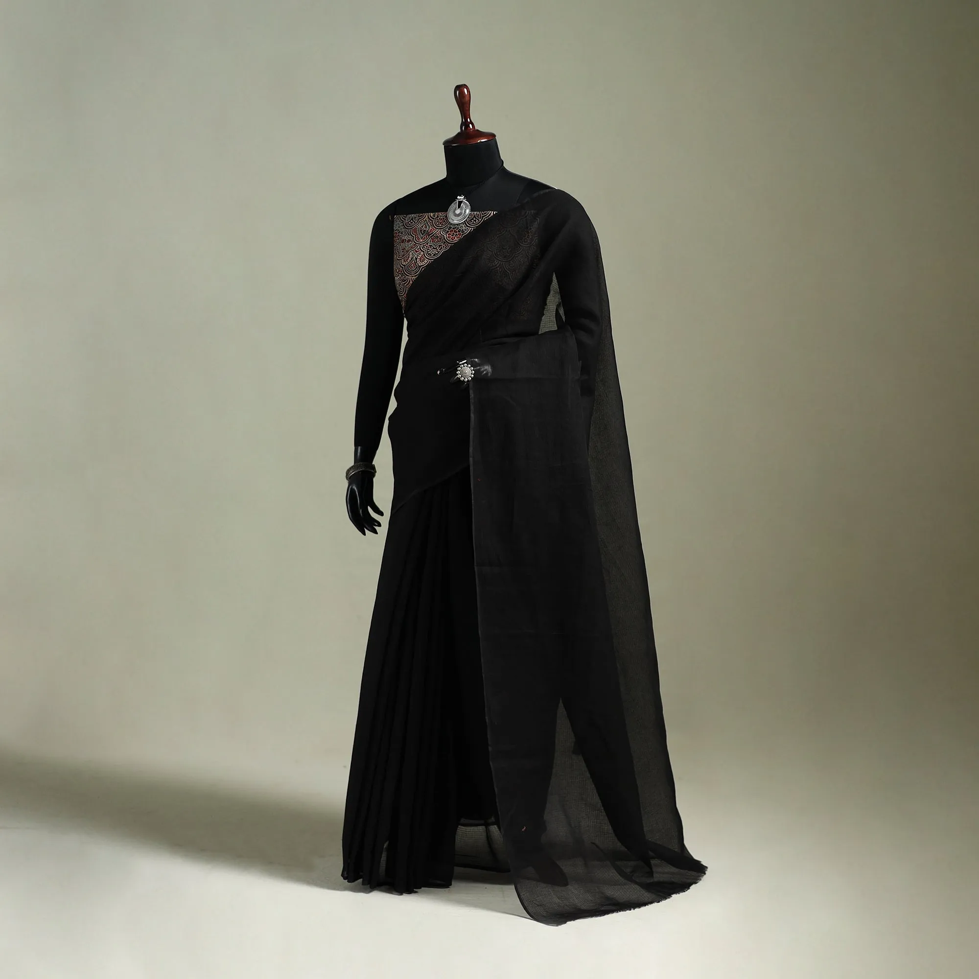 Black - Nazaakat Kota Doria Cotton Plain Saree with Blouse & Jewellery Set 37 sold by Itokri
