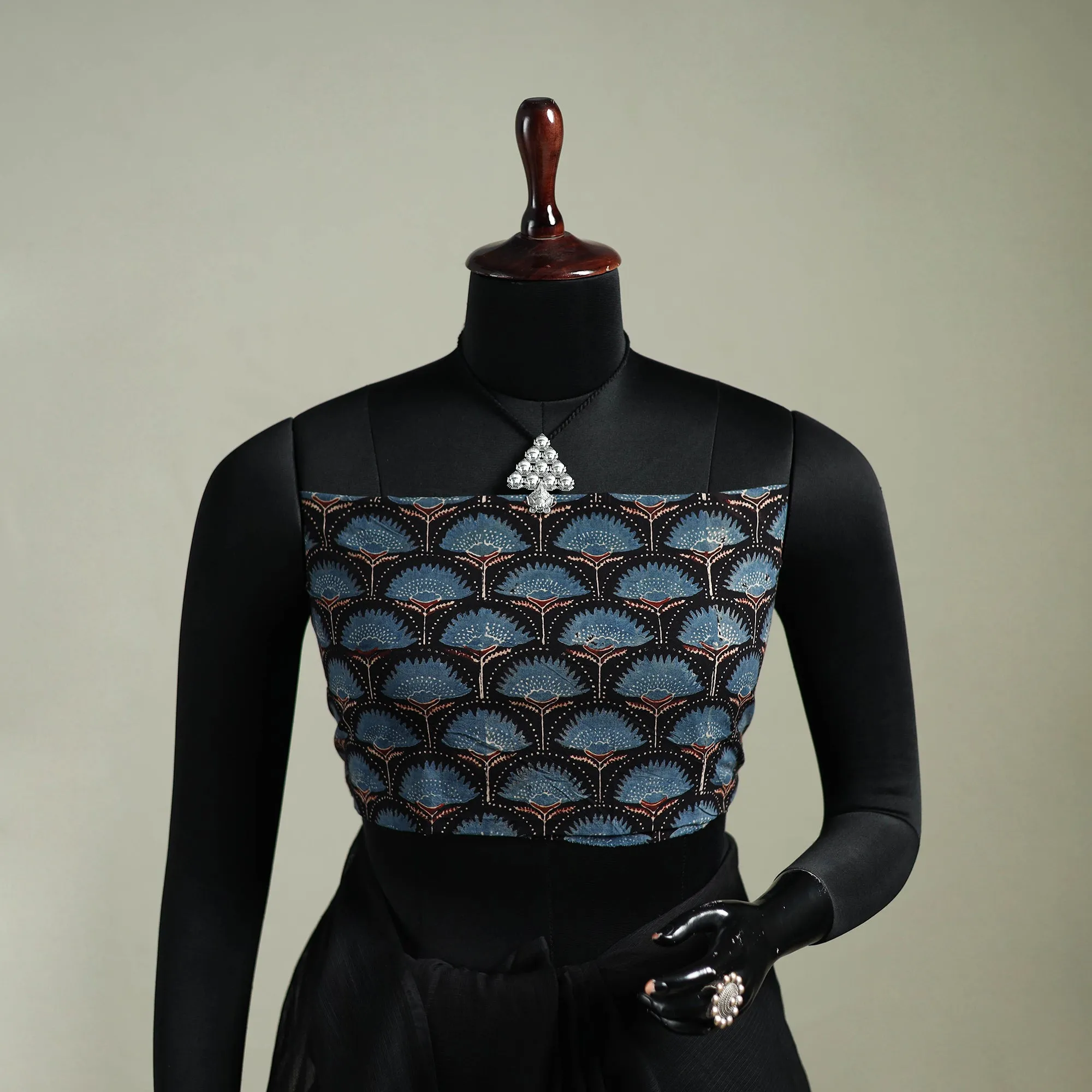 Black - Nazaakat Kota Doria Cotton Plain Saree with Blouse & Jewellery Set 13 sold by Itokri product image thumbnail 2