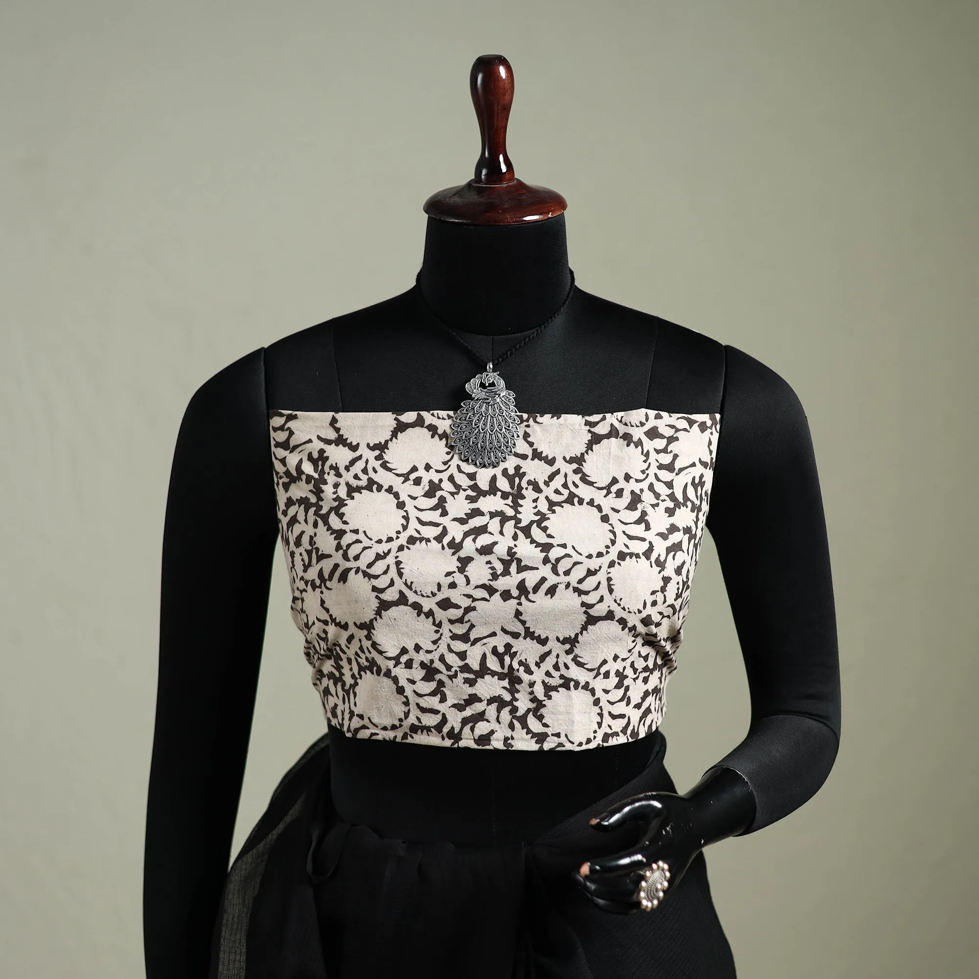 Black - Nazaakat Kota Doria Cotton Plain Saree with Blouse & Jewellery Set 07 sold by Itokri product image thumbnail 2