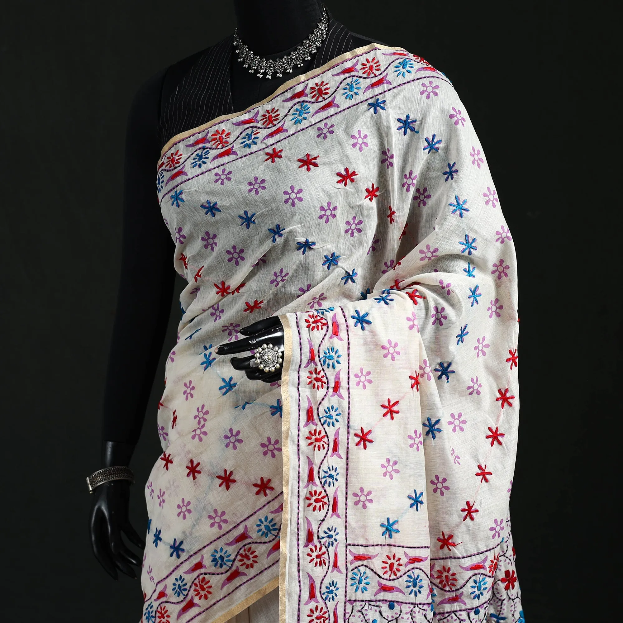 White - Bengal Kantha Hand Embroidery Silk Cotton Chapa Work Saree 71 sold by Itokri product image thumbnail 2