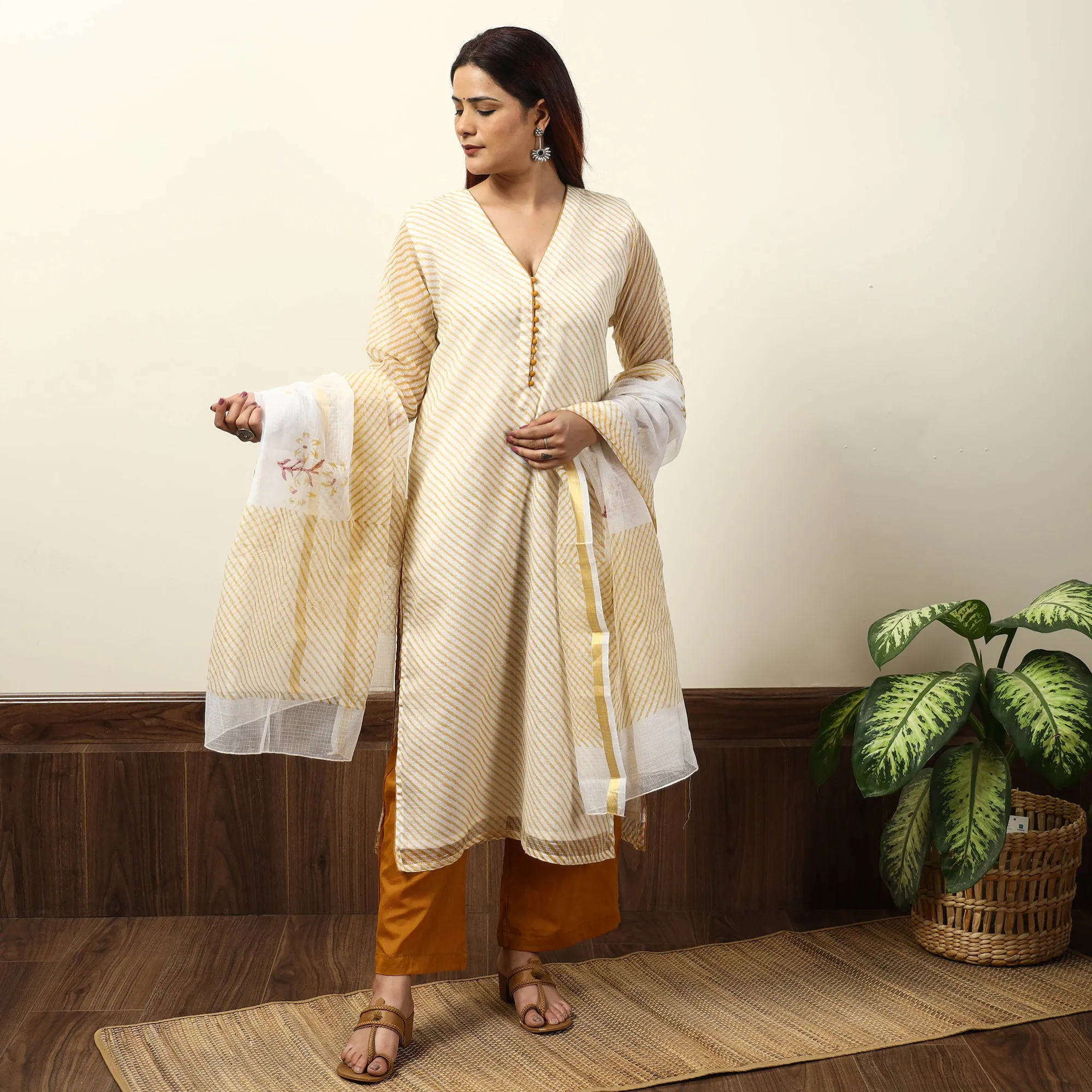 White - Leheriya Printed Kota Doria Kurta with Palazzo & Dupatta Set 18 sold by Itokri product image thumbnail 3