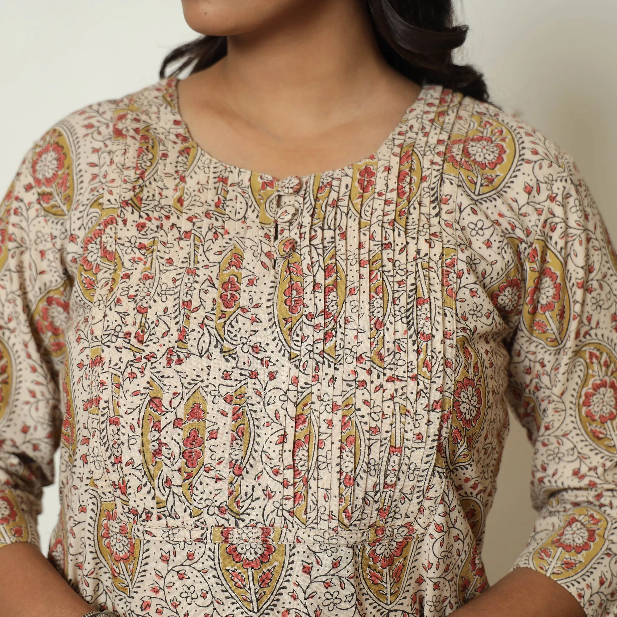 Beige - Pedana Kalamkari Block Print Cotton Pintuck Kurta 57 sold by Itokri product image thumbnail 5