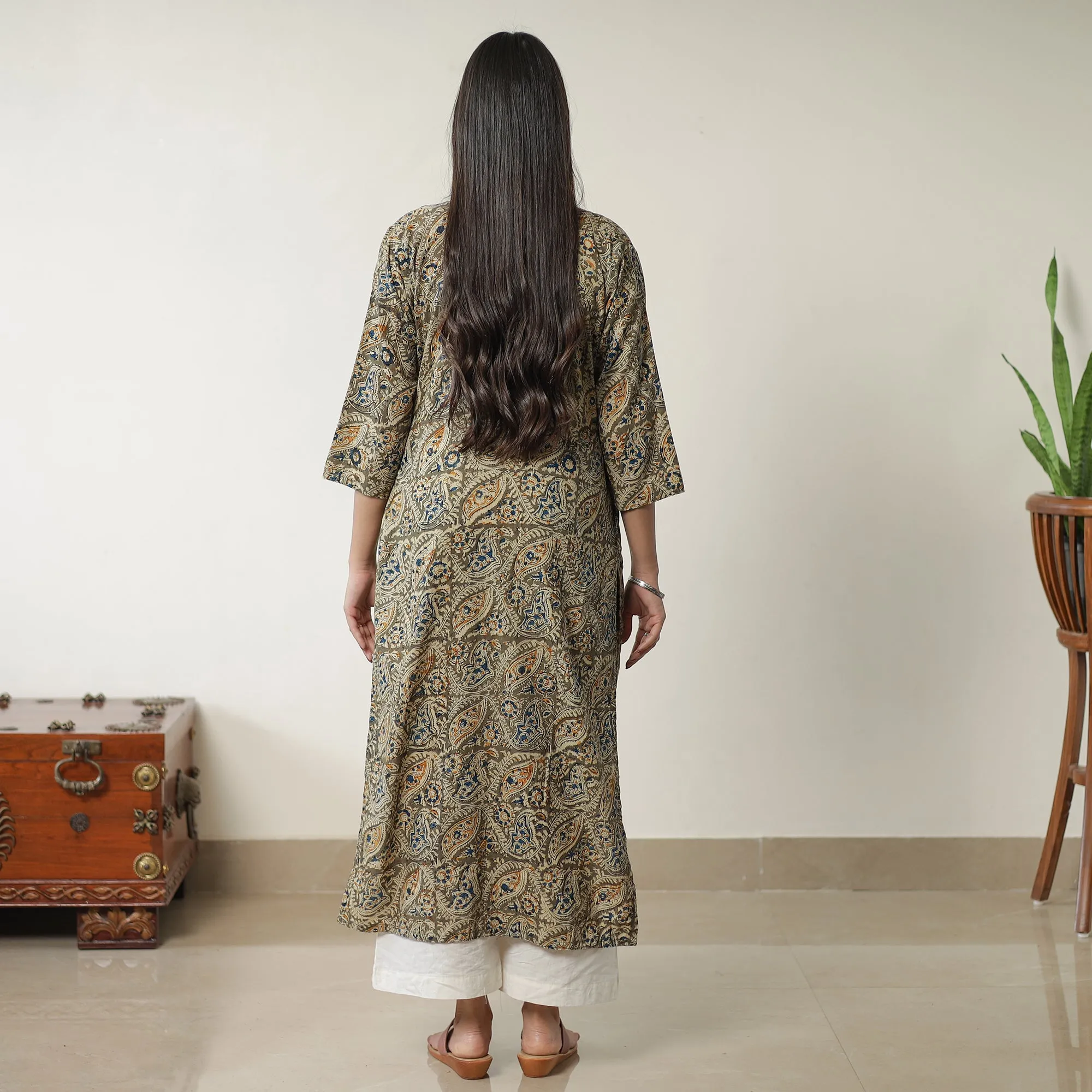 Brown - Pedana Kalamkari Block Printed Cotton Pintuck Straight Kurta 16 sold by Itokri product image thumbnail 4