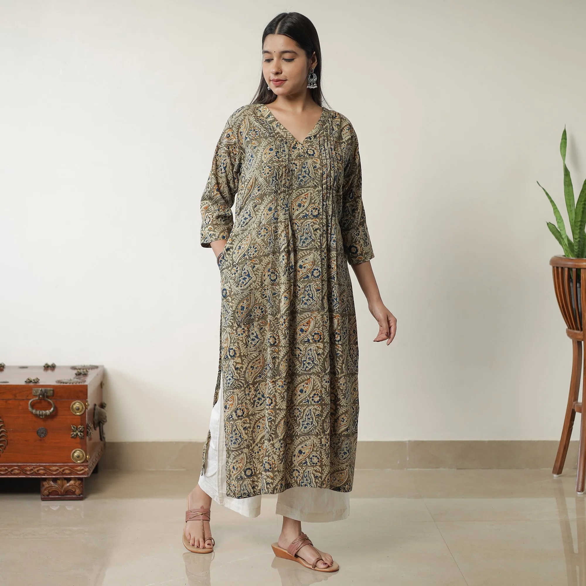 Brown - Pedana Kalamkari Block Printed Cotton Pintuck Straight Kurta 16 sold by Itokri product image thumbnail 3