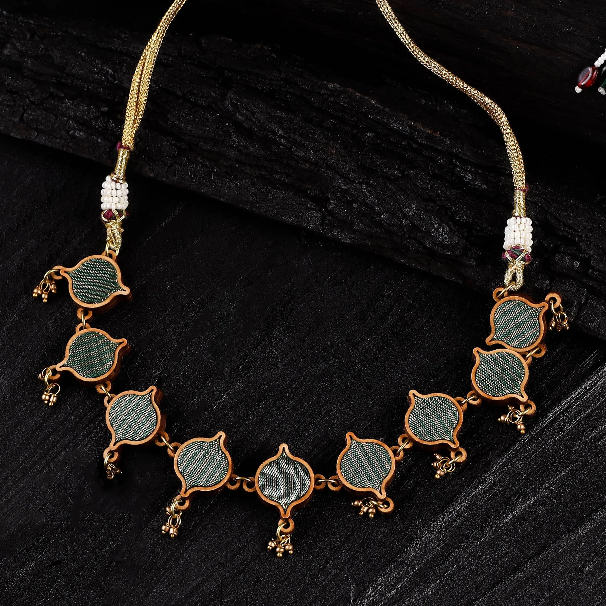 WHE Green Festive Repurposed Brocade Fabric & Wood Choker Necklace 05 sold by Itokri product image thumbnail 2
