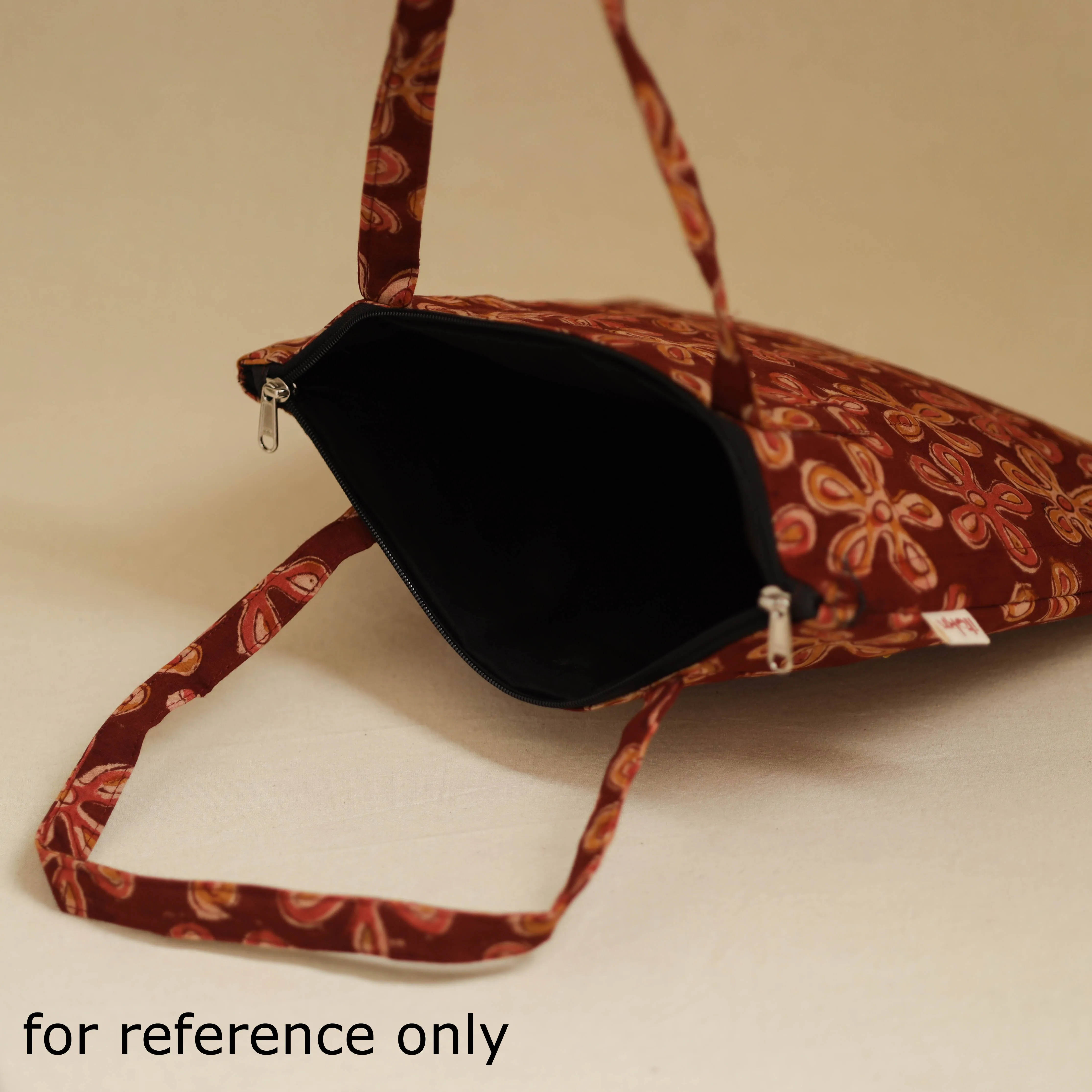 Handcrafted Quilted Handbag 06 sold by Itokri product image thumbnail 4