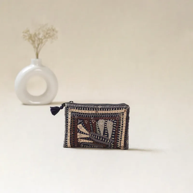 Kutch Dhebariya Qatab Hand Embroidered Coin Pouch 85 made by Itokri