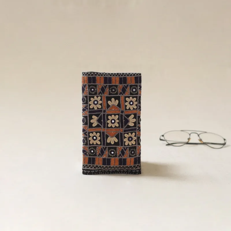Kutch Pakko Hand Embroidered Spectacle Pouch 41 made by Itokri