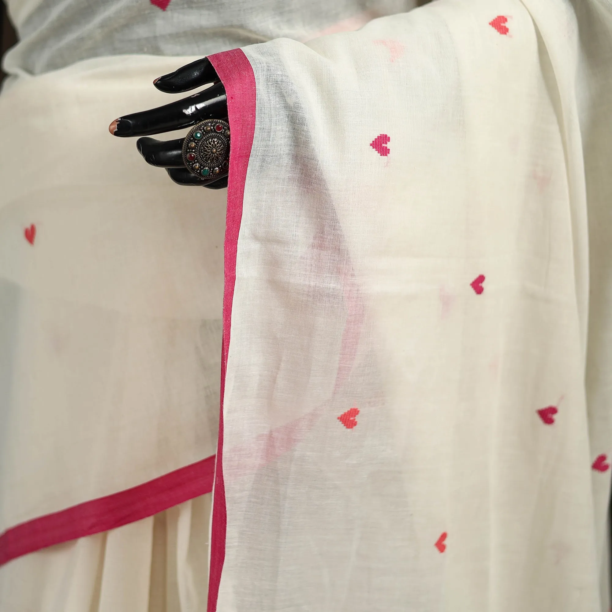 White - Bengal Handwoven Cotton Heart Buti Begumpuri Saree with Blouse Piece 06 sold by Itokri product image thumbnail 3
