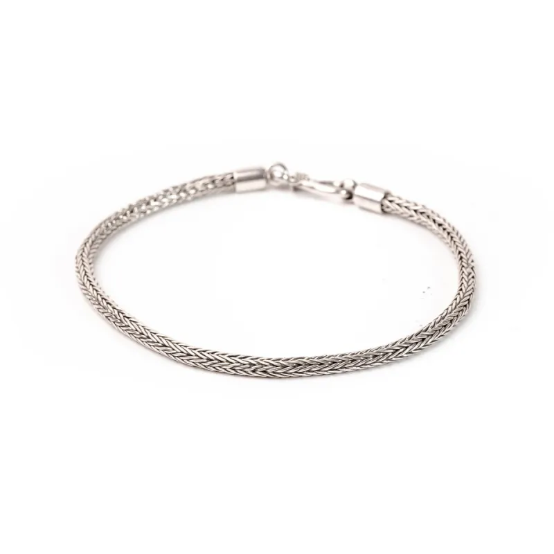 Nelayan Chain sold by Love Anchor