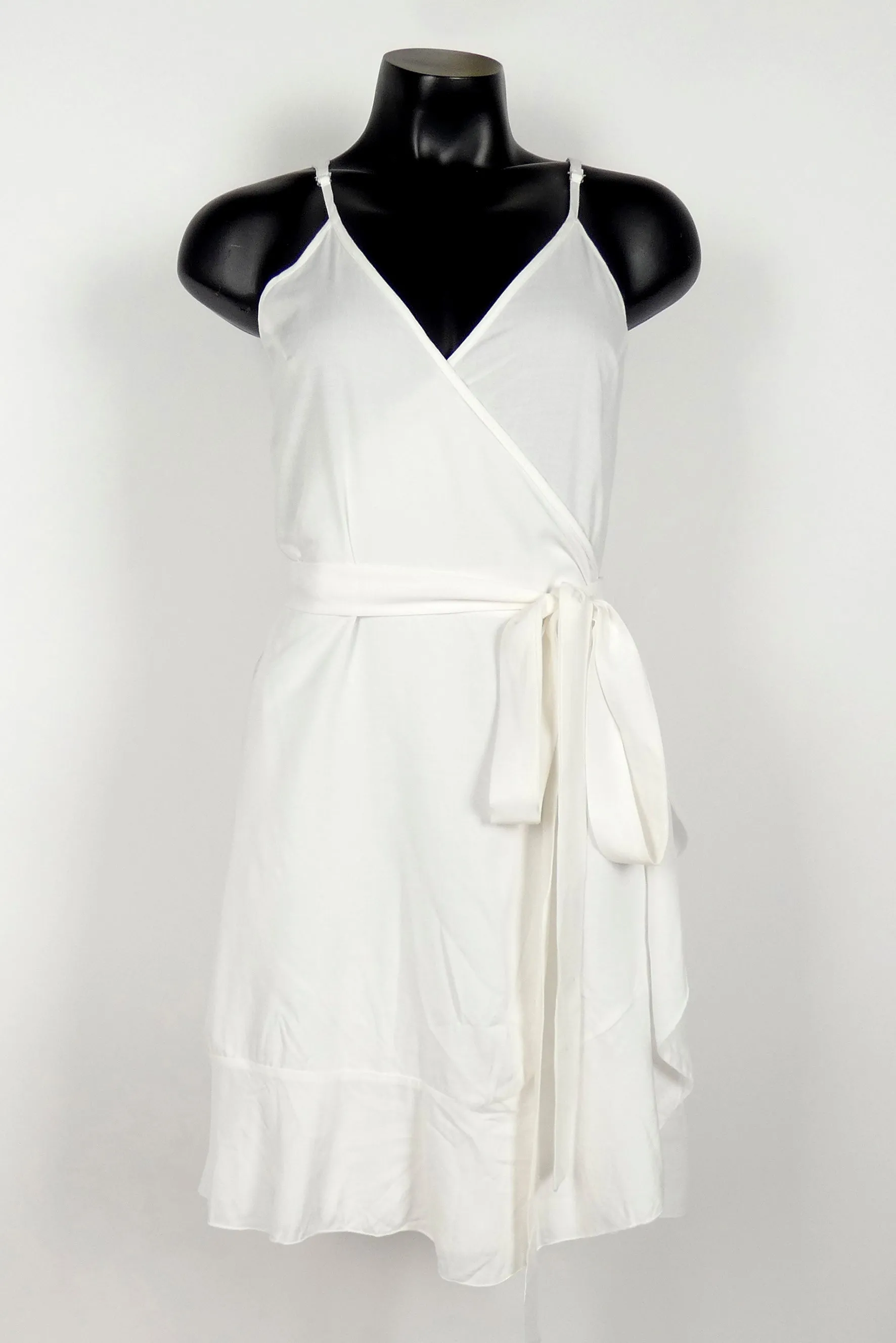 Dress Lyz Plain sold by Suennoaj product image thumbnail 3