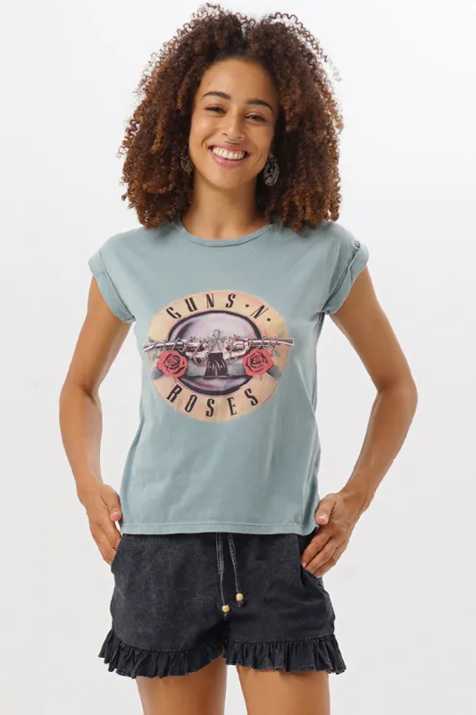 T-Shirt Vida Gun n' Roses sold by Suennoaj
