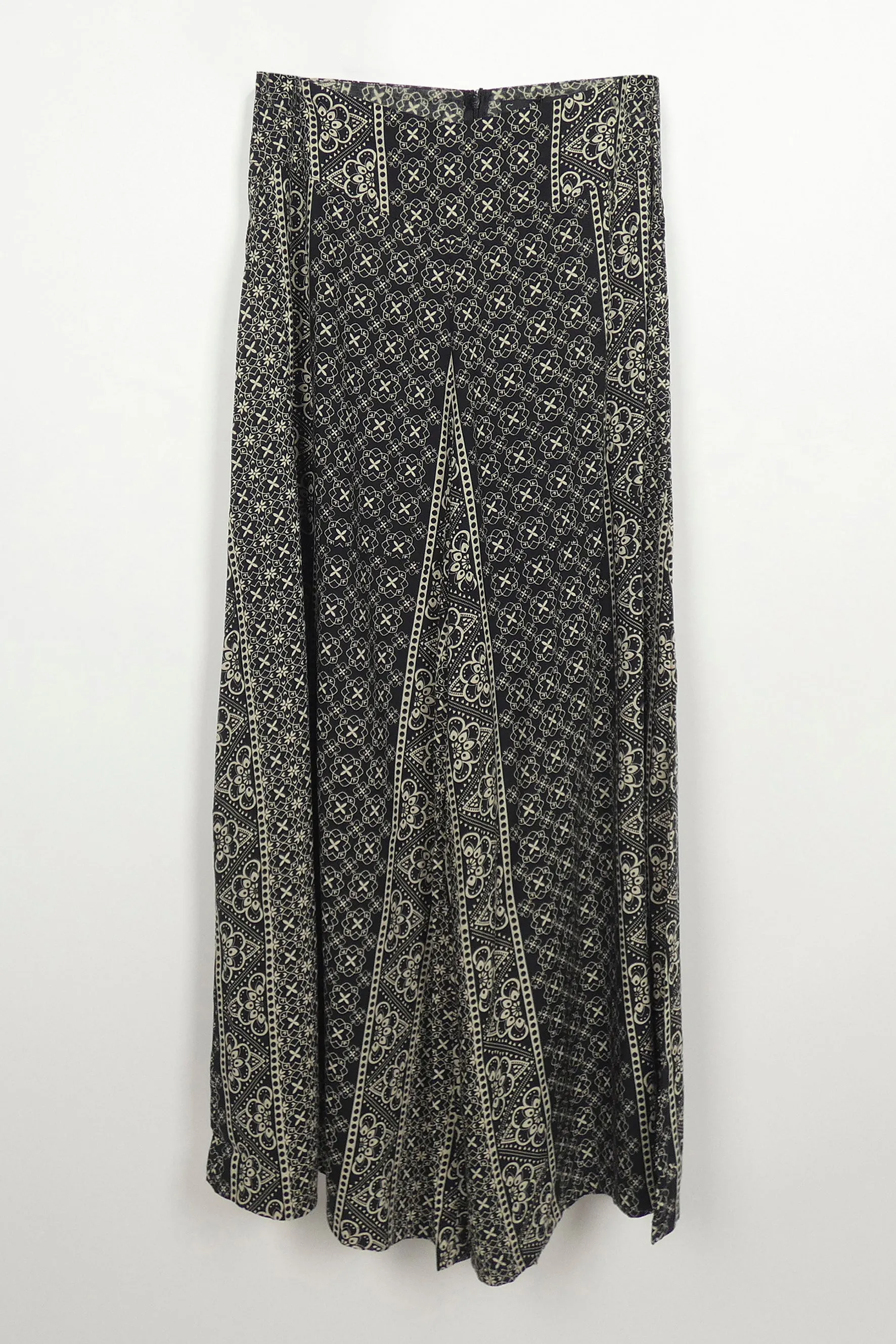 Long Pants Dumbo Morocan sold by Suennoaj