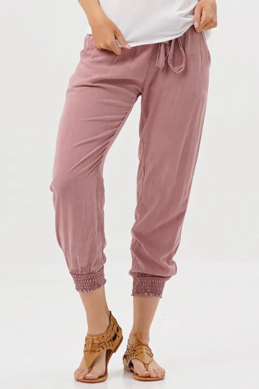 Pants Yanti sold by Suennoaj