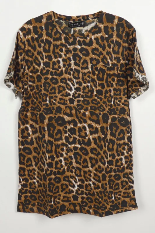 Tee Leopard sold by Suennoaj