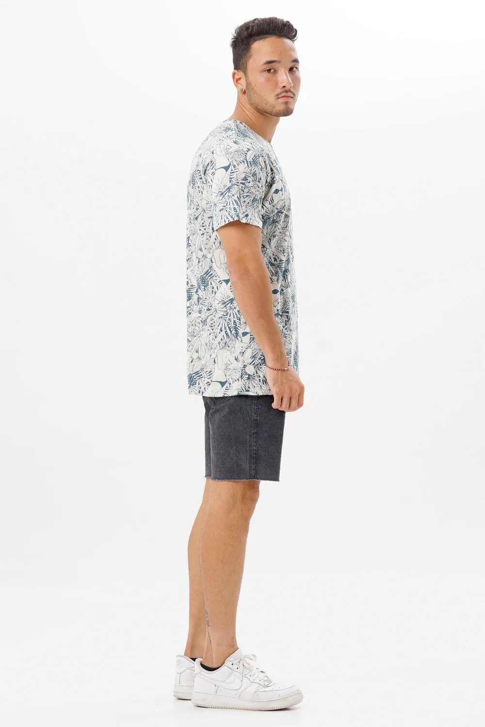 Tee Lady Grass sold by Suennoaj product image thumbnail 2