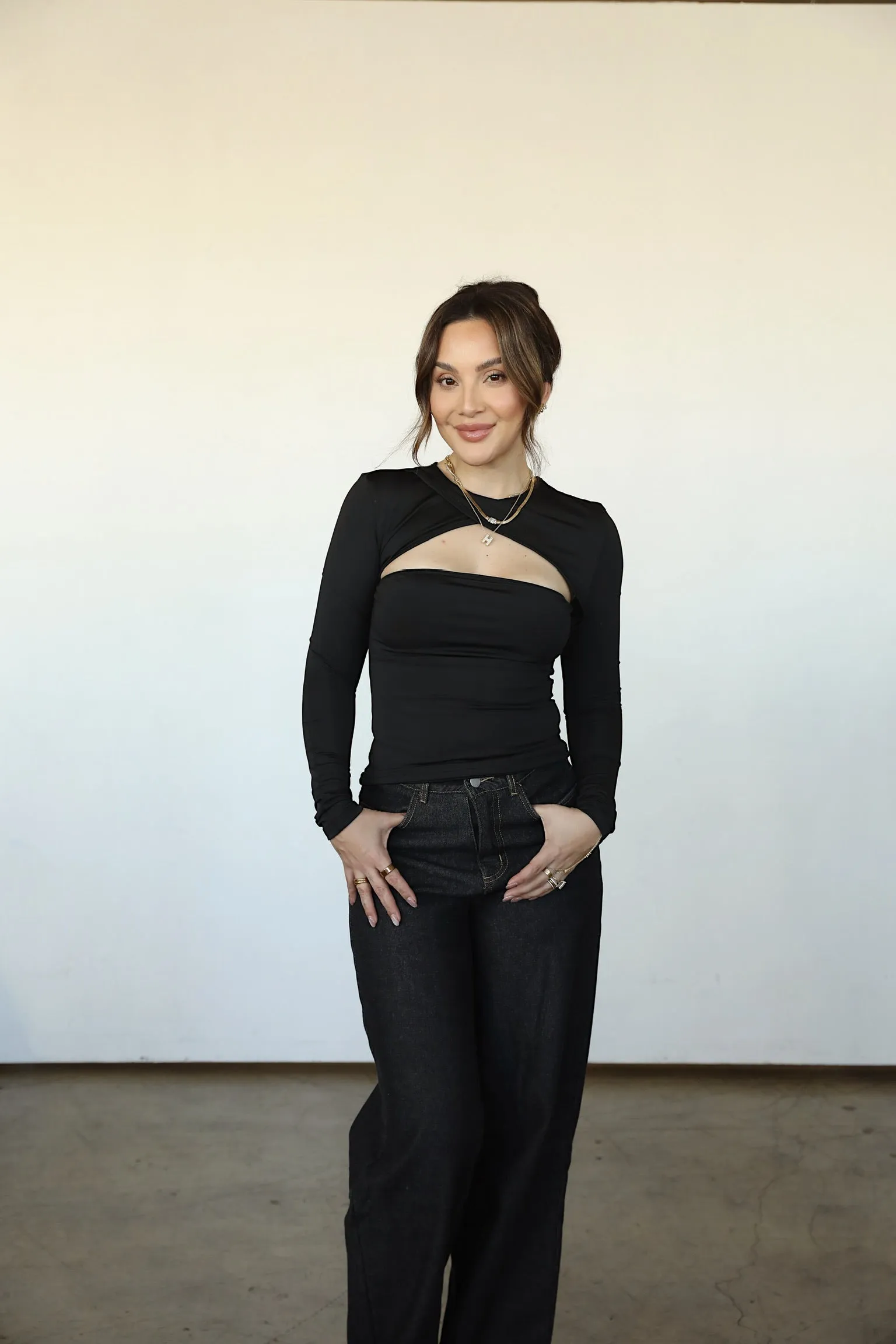 BLACK CUT OUT TOP sold by Elvn Elvn product image thumbnail 3
