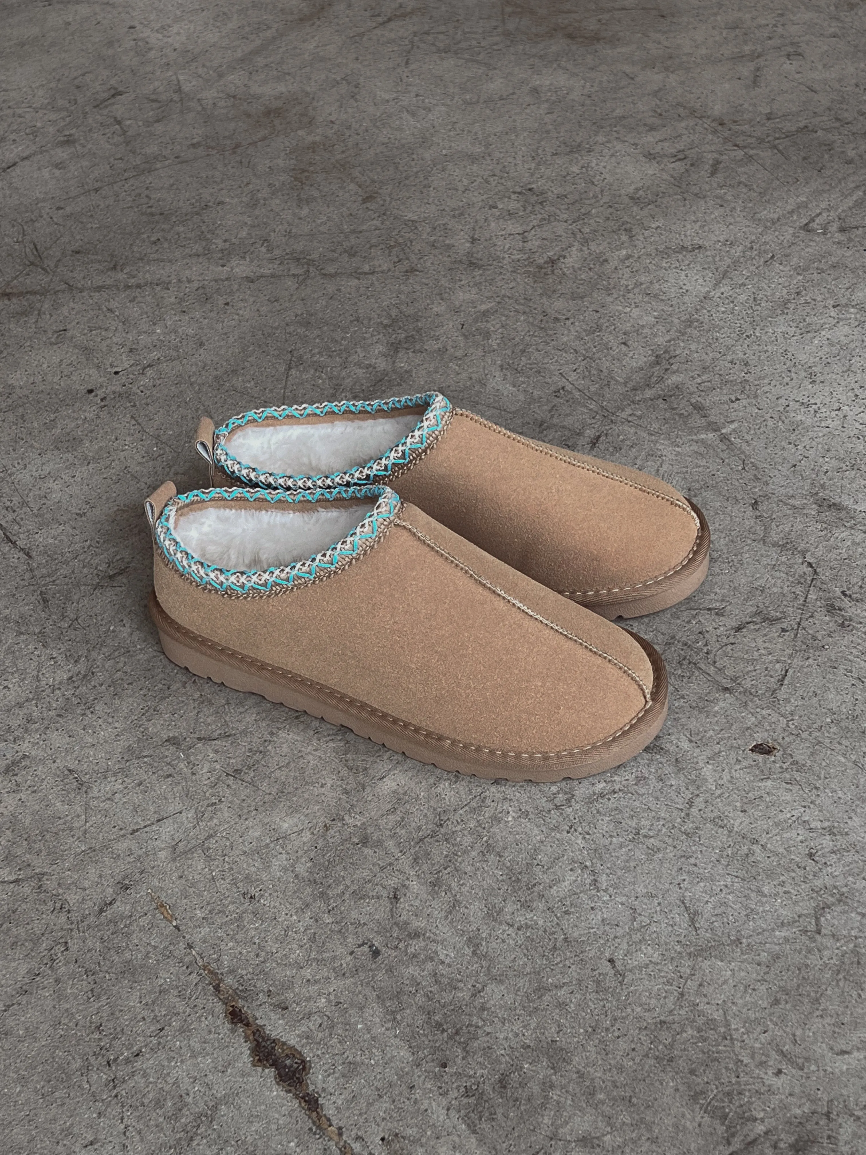 CASUAL SLIPPERS sold by Elvn Elvn product image thumbnail 2
