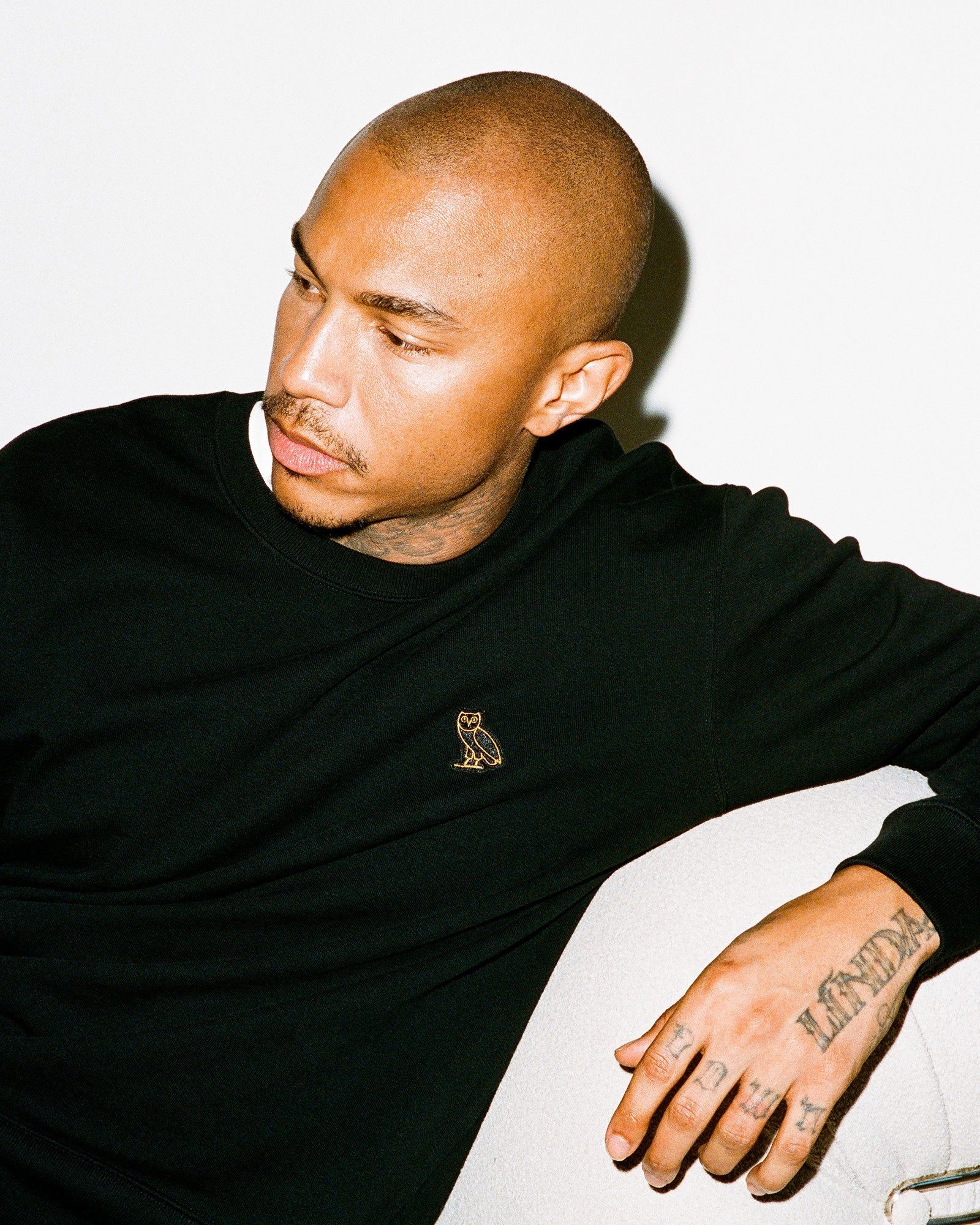 OVO® ESSENTIALS CREWNECK - BLACK sold by OVO product image thumbnail 3