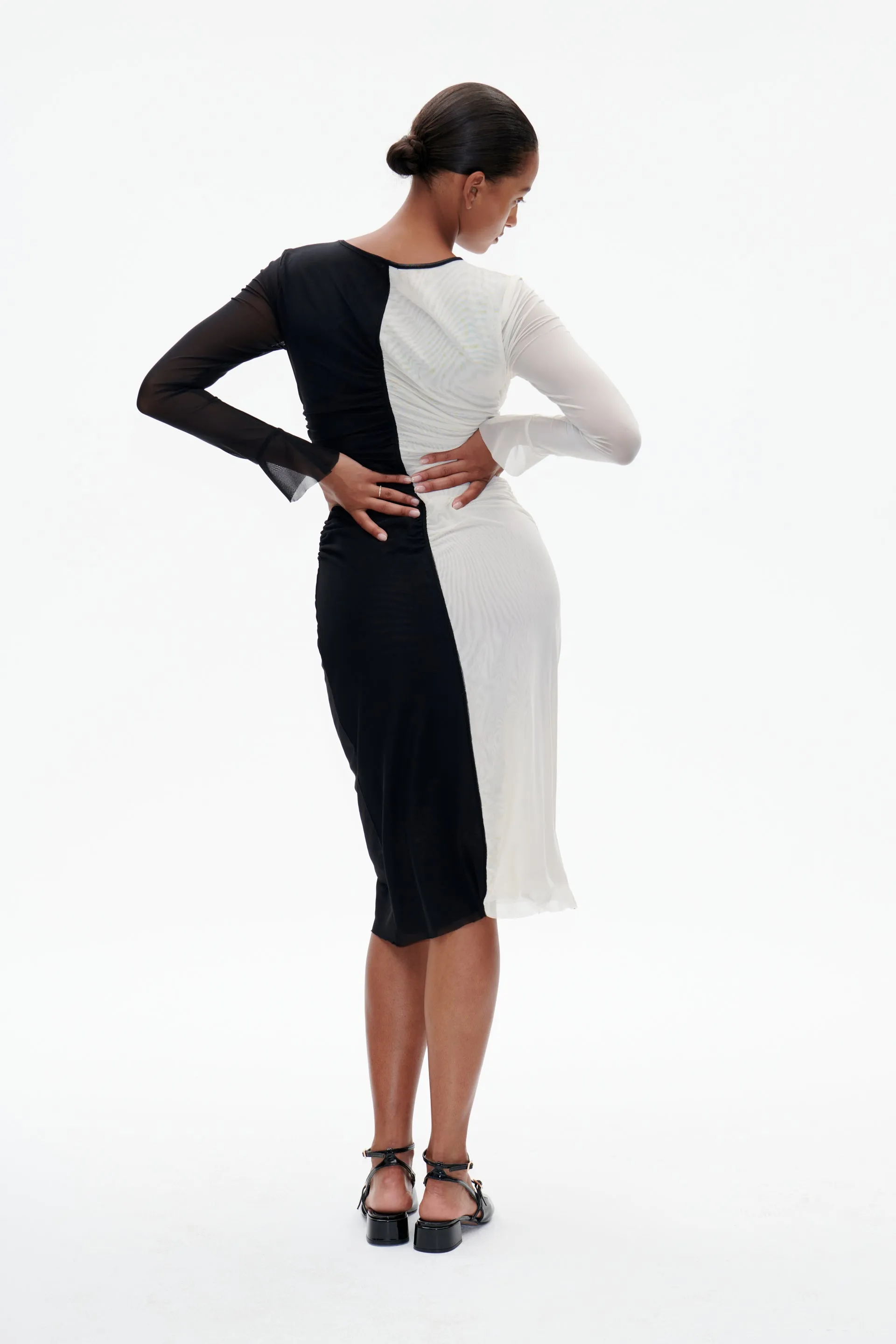 JANIS | Black and Jet sold by Baum und Pferdgarten product image thumbnail 2