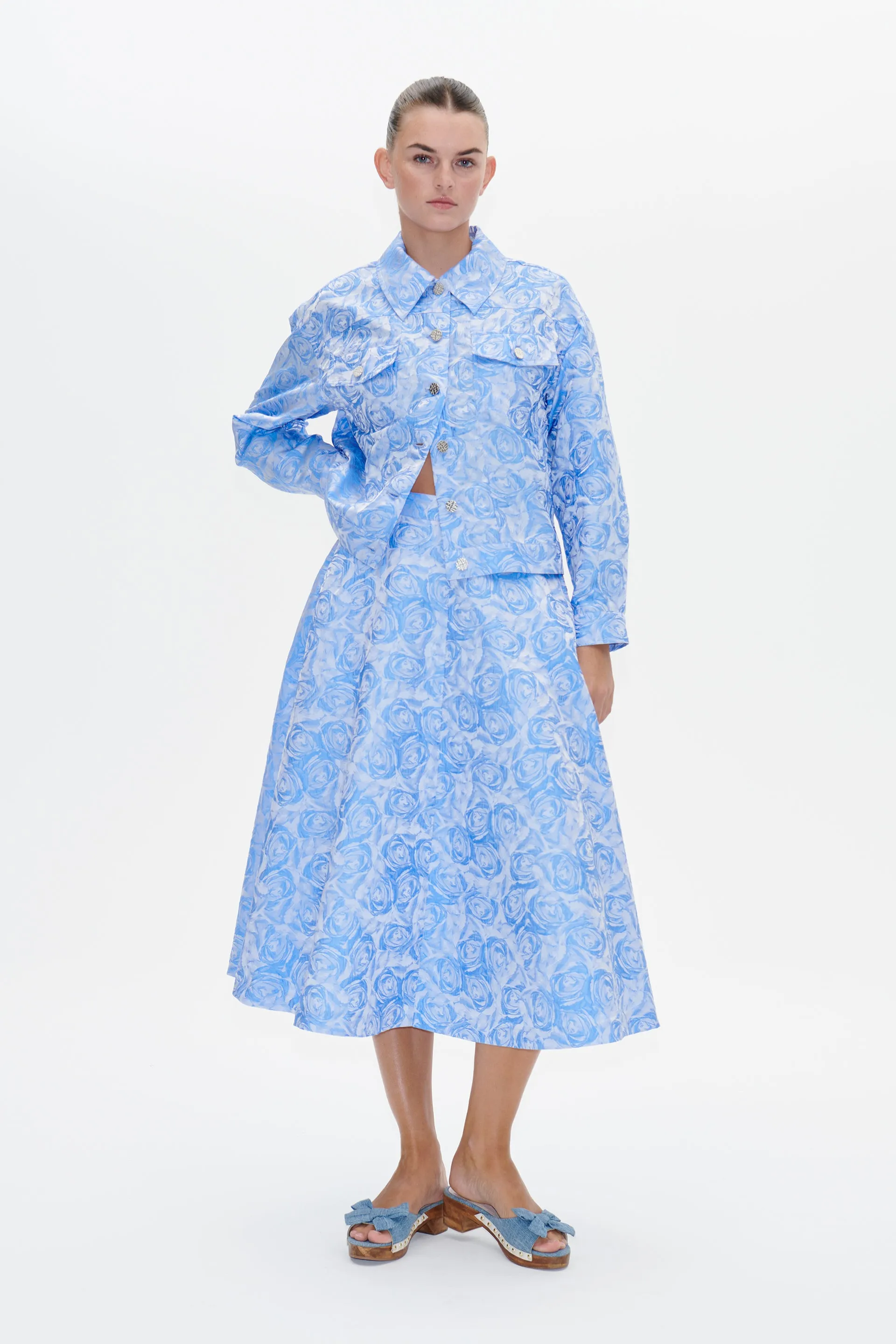 BERETTE JACKET | Blue Rose Jacquard sold by Baum und Pferdgarten