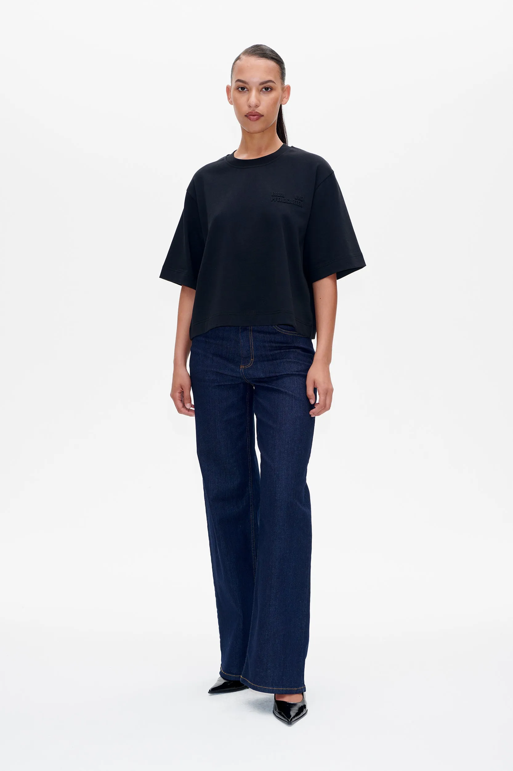 JIANA T-SHIRT | Black sold by Baum und Pferdgarten