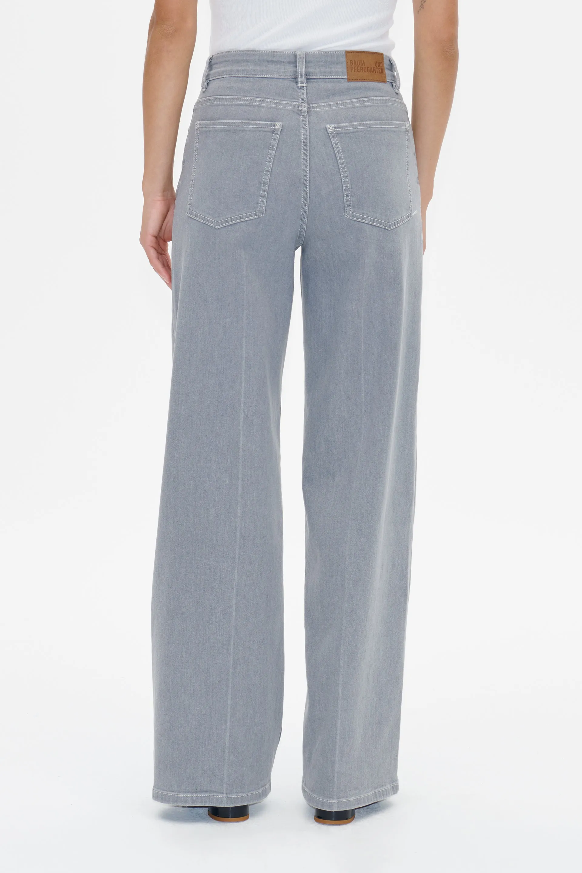 NINI JEANS | Grey Worn Out Denim sold by Baum und Pferdgarten product image thumbnail 4
