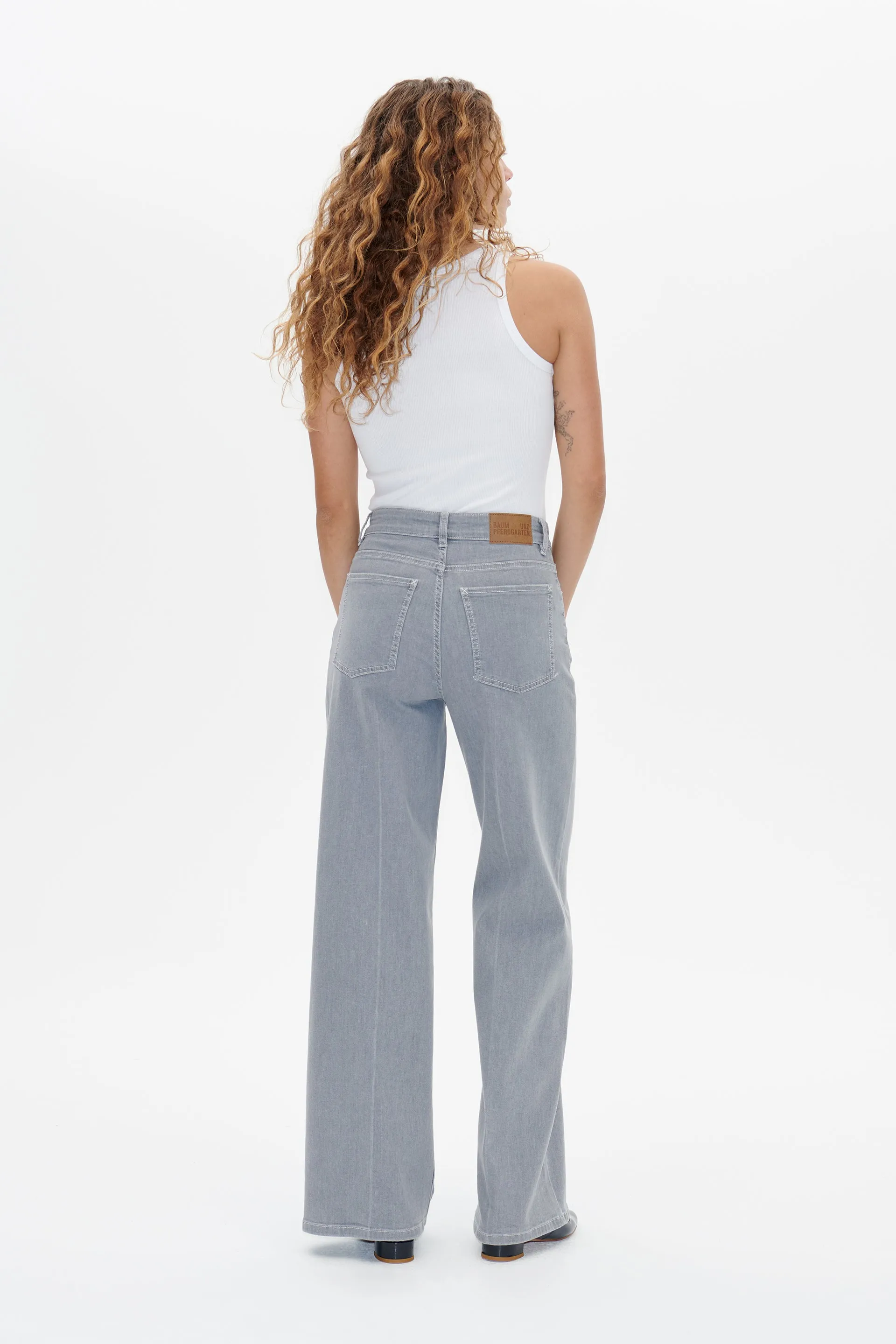 NINI JEANS | Grey Worn Out Denim sold by Baum und Pferdgarten product image thumbnail 2