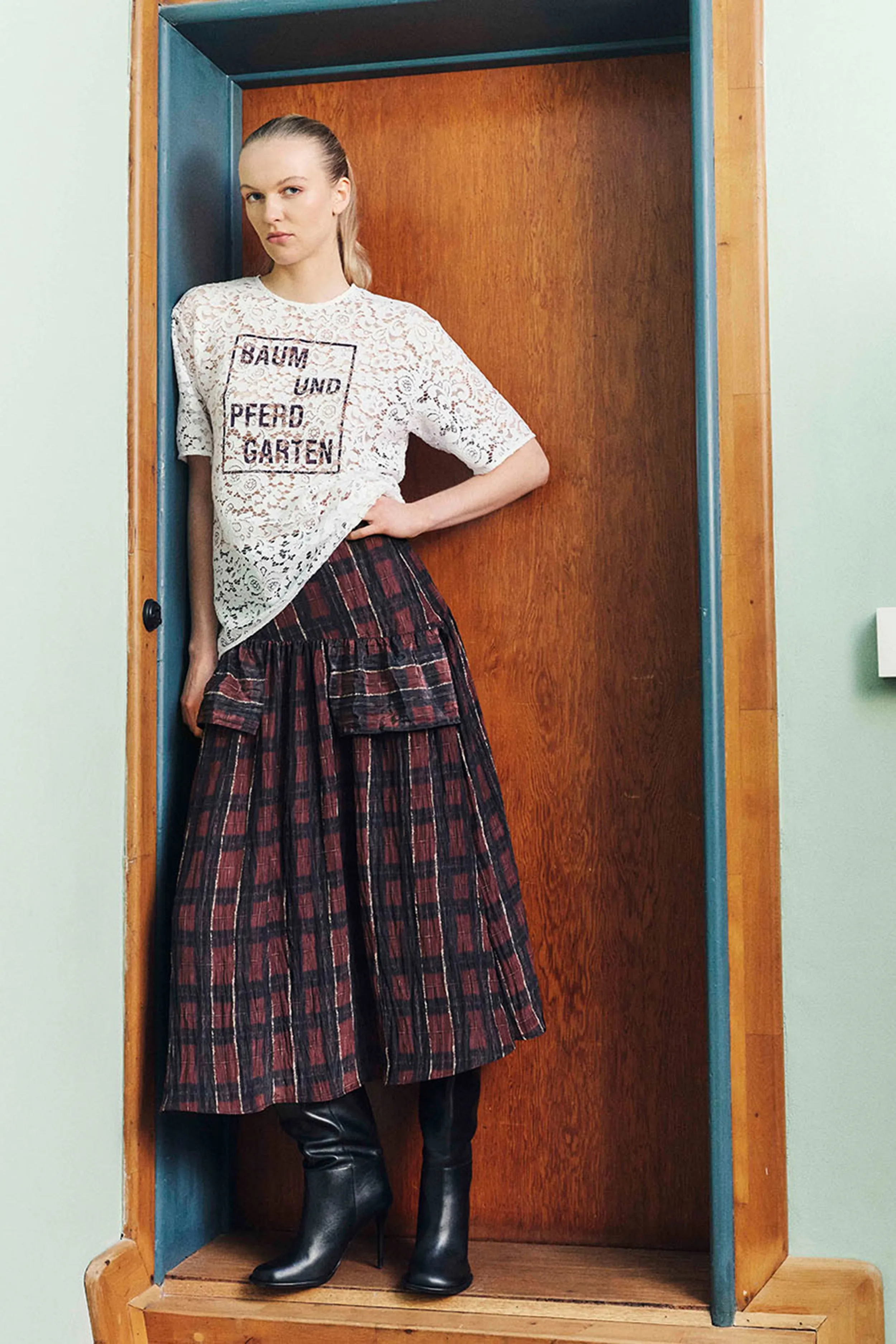 MANDIE BLOUSE | Bright White Plum sold by Baum und Pferdgarten product image thumbnail 3