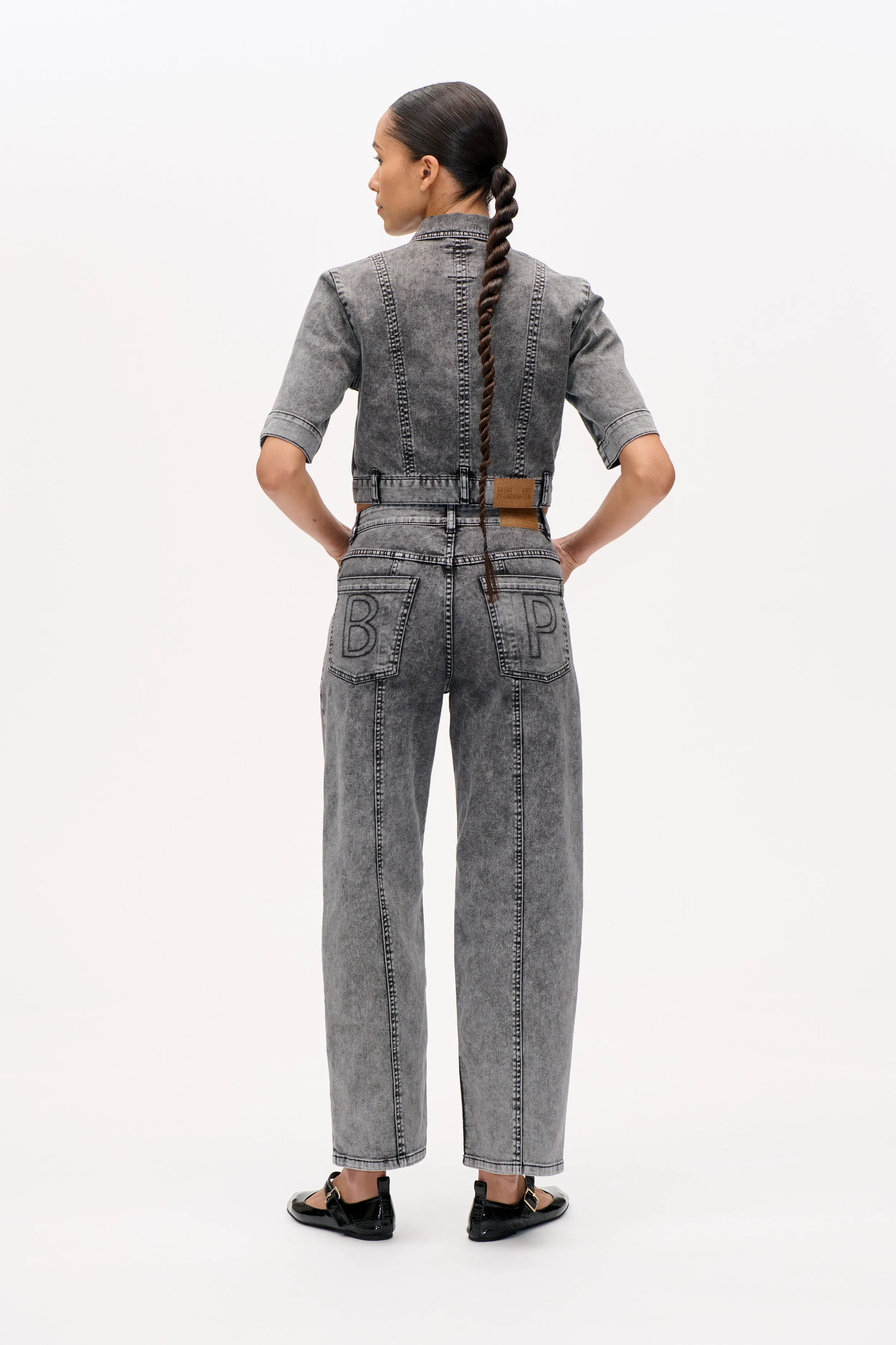 NARA JEANS | Washed Black sold by Baum und Pferdgarten product image thumbnail 2