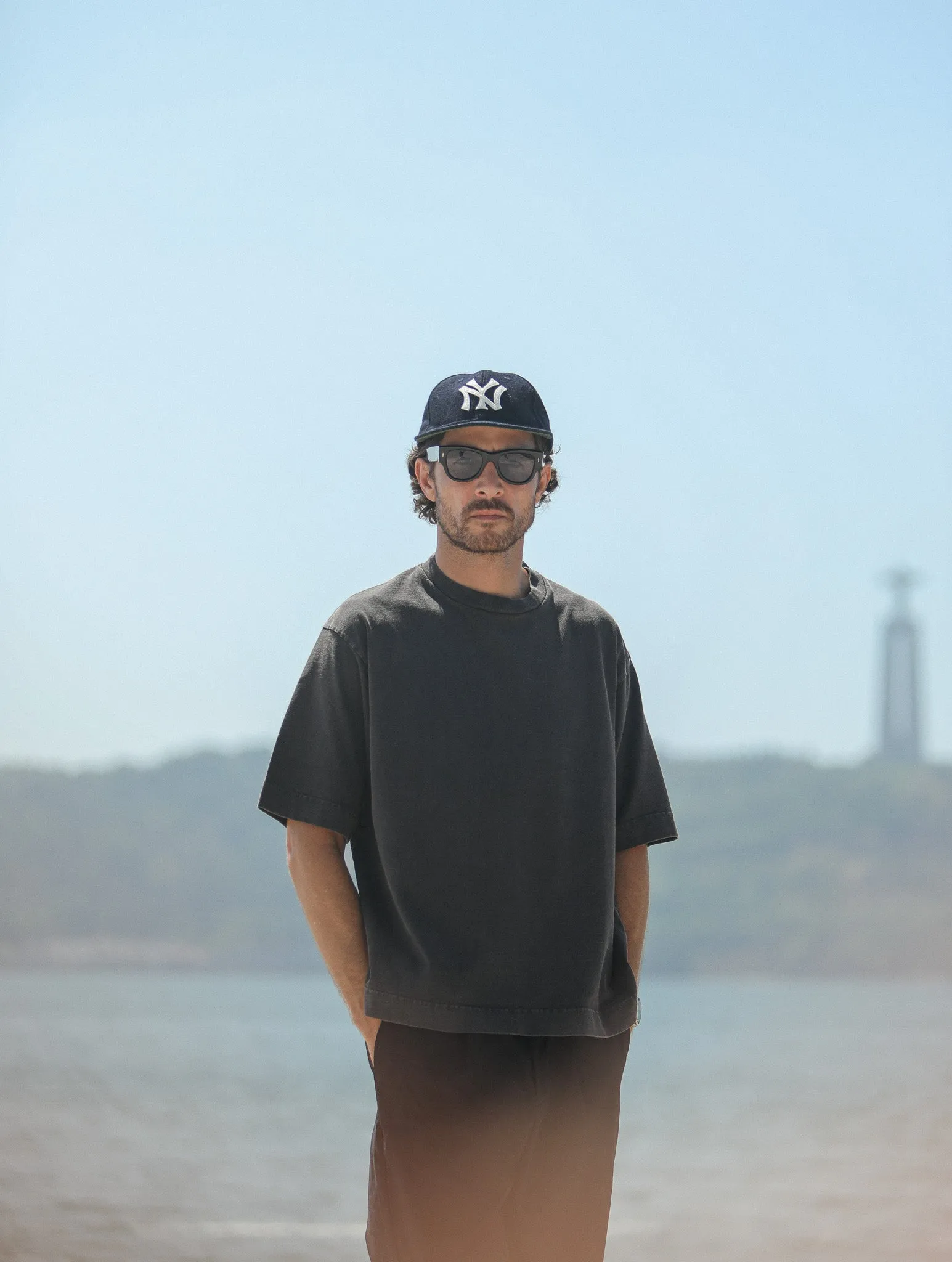 Tee-Shirt Oversized Acid Wash Grey sold by Drapeau noir product image thumbnail 2