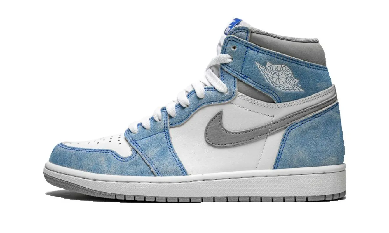 Air Jordan 1 Retro High OG Hyper Royal sold by Balazs Kicks