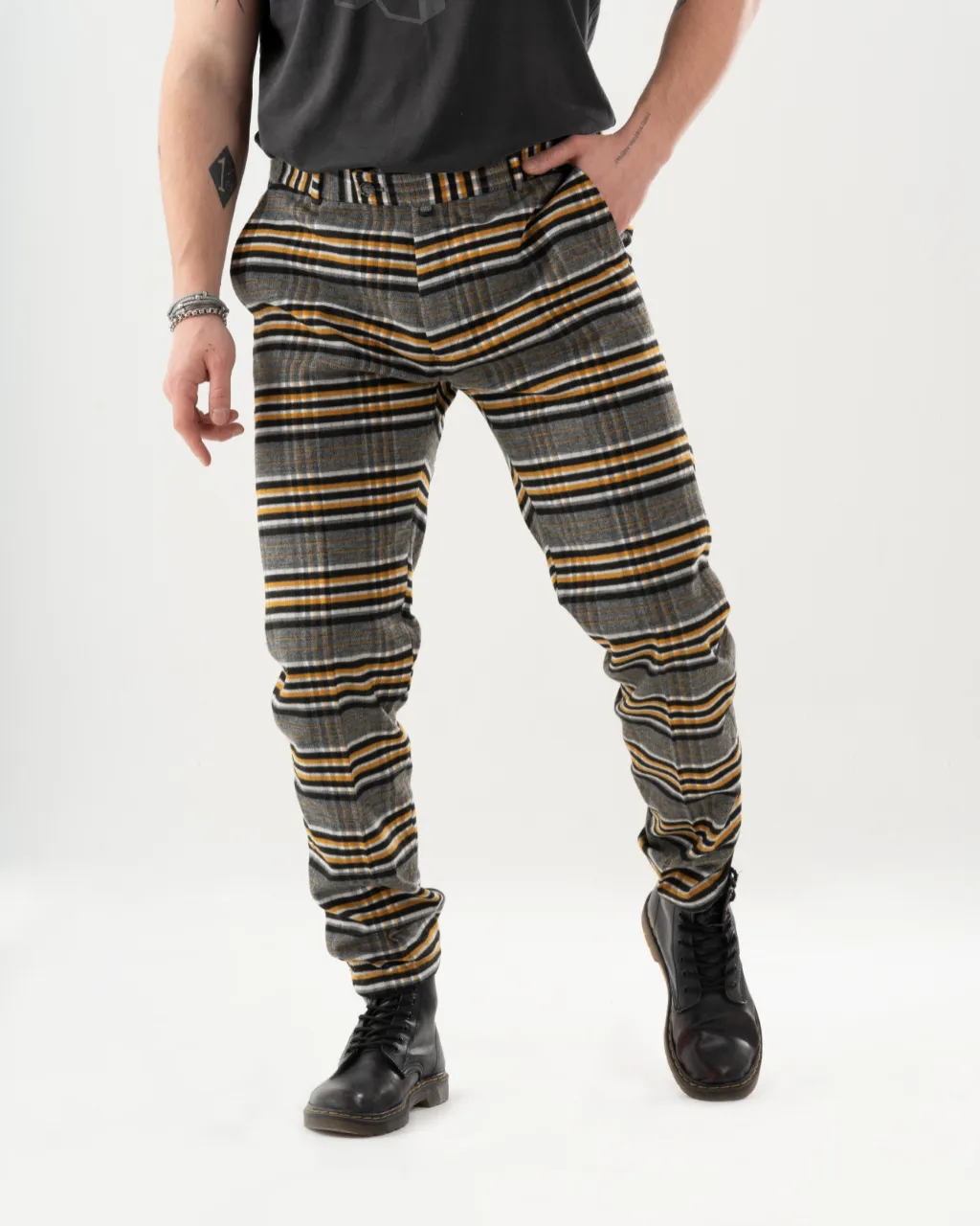 GAMOR PANTS sold by Sernes product image thumbnail 4