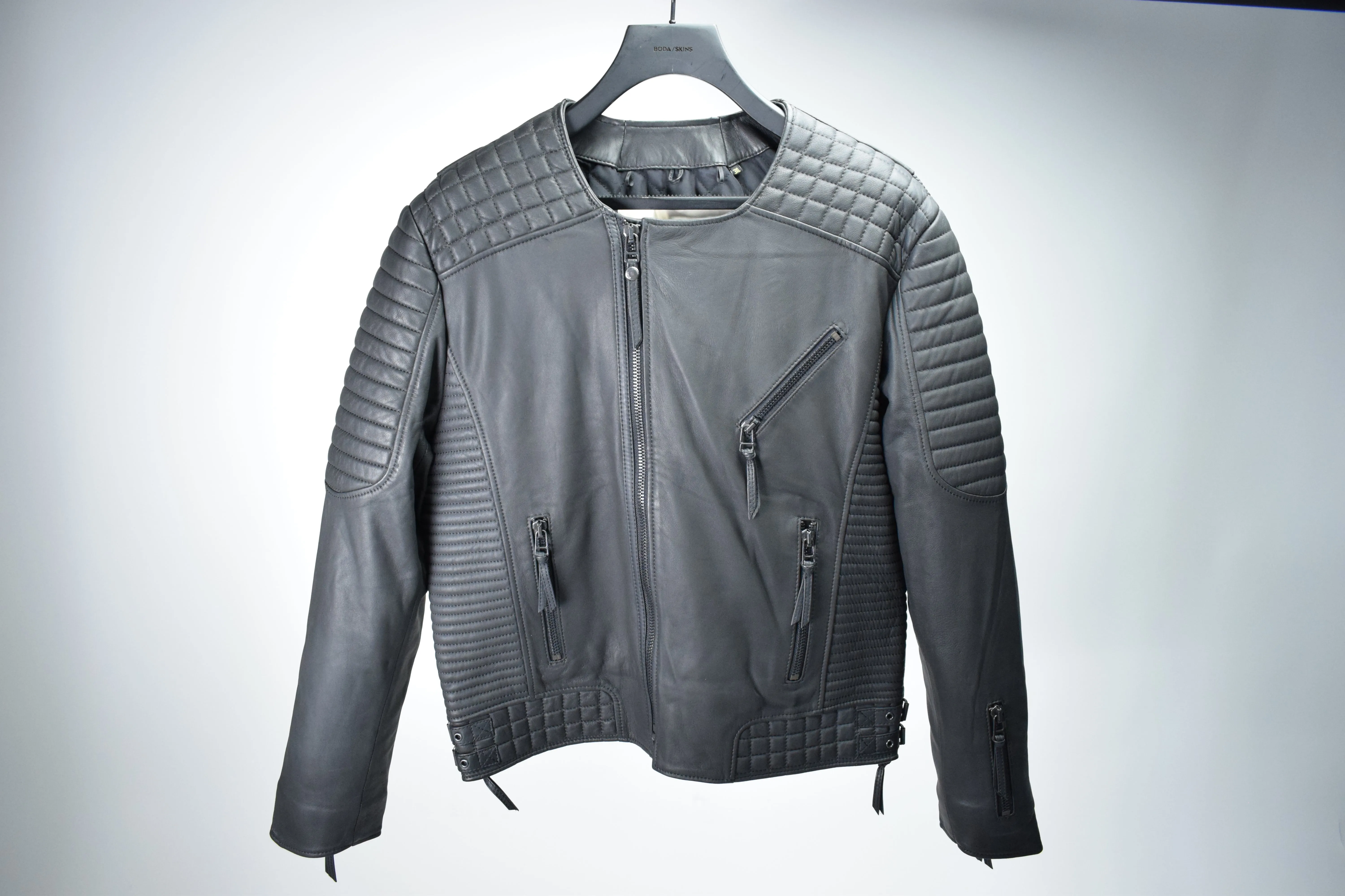 SM092 / AXL: Gun Metal Hardware (Men's) sold by Boda Skins