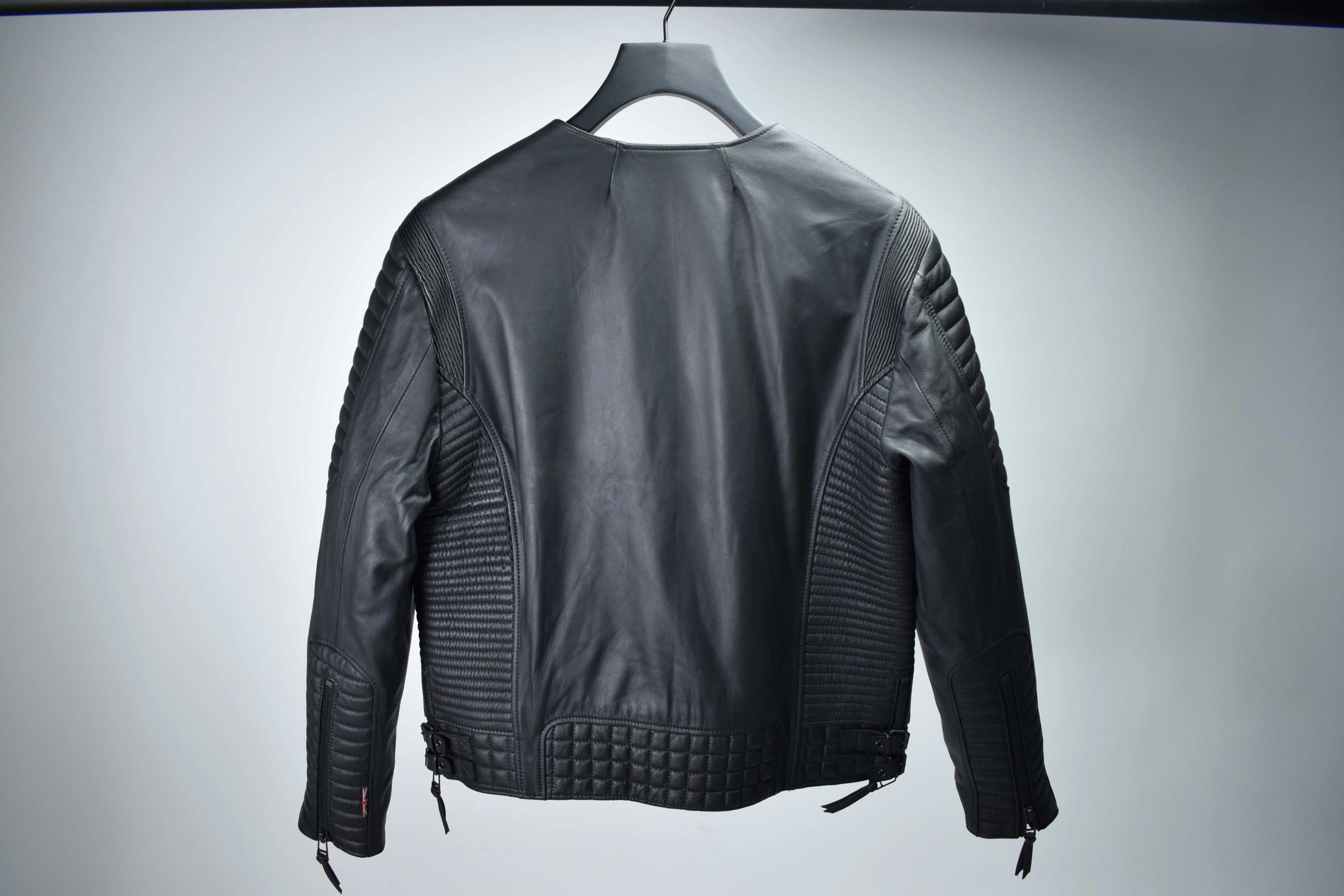 AXL: Gun Metal Hardware / Mens / XXXL / Excellent sold by Boda Skins product image thumbnail 2