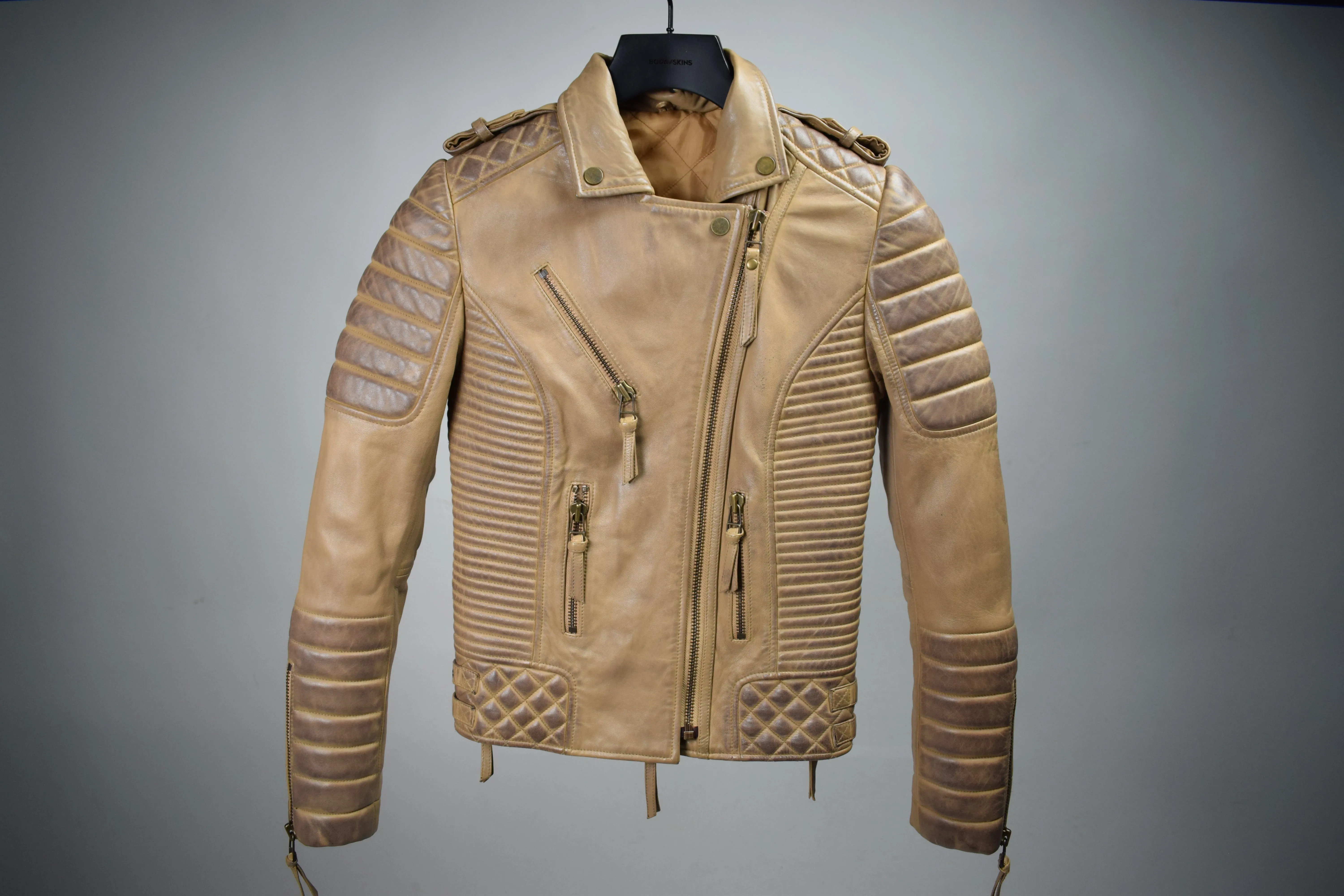 SF071 / Kay Michaels: Desert (WOMEN'S) sold by Boda Skins