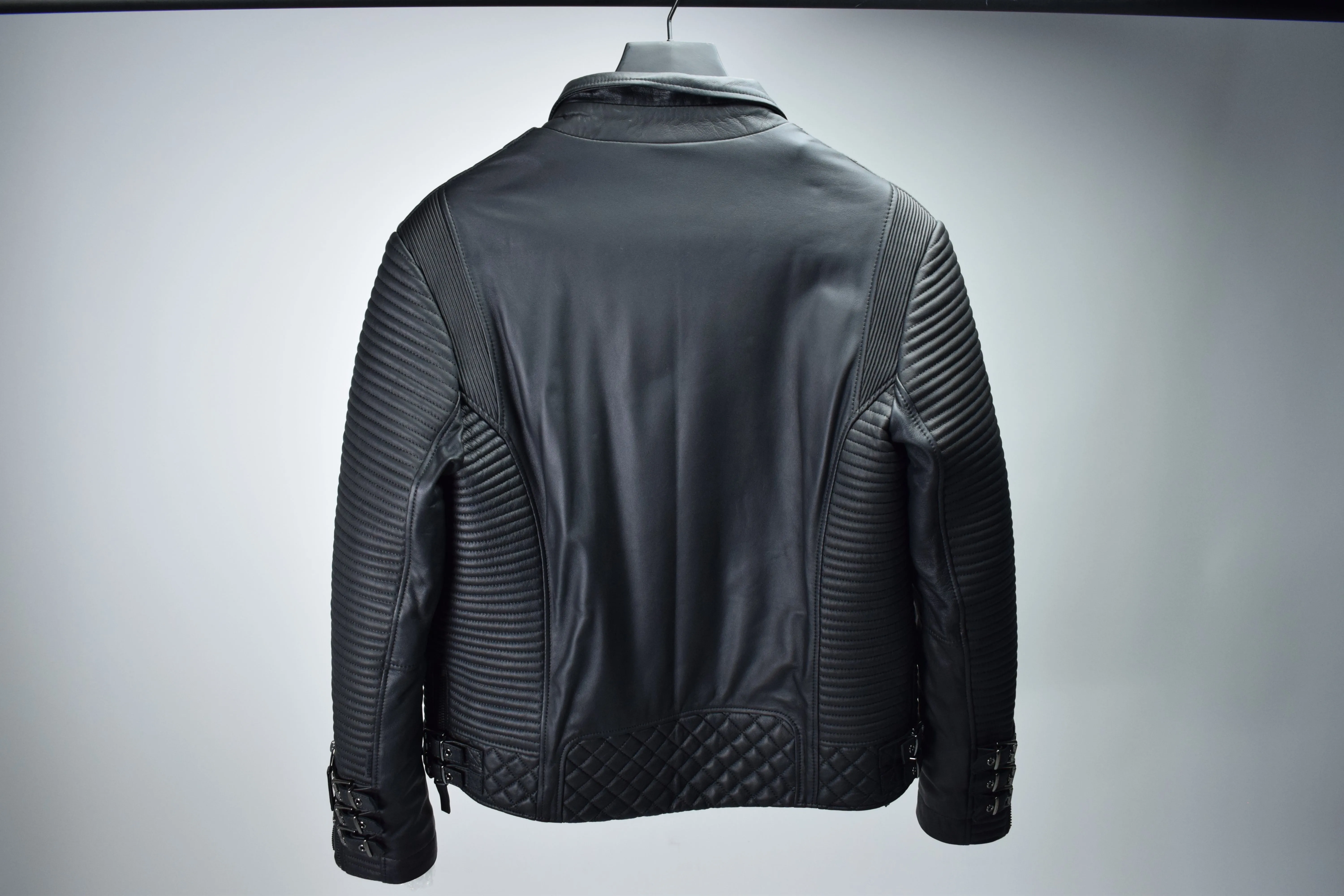 Alexander 3.0: Gloss Black Hardware / Mens / XXXL / Excellent sold by Boda Skins product image thumbnail 2