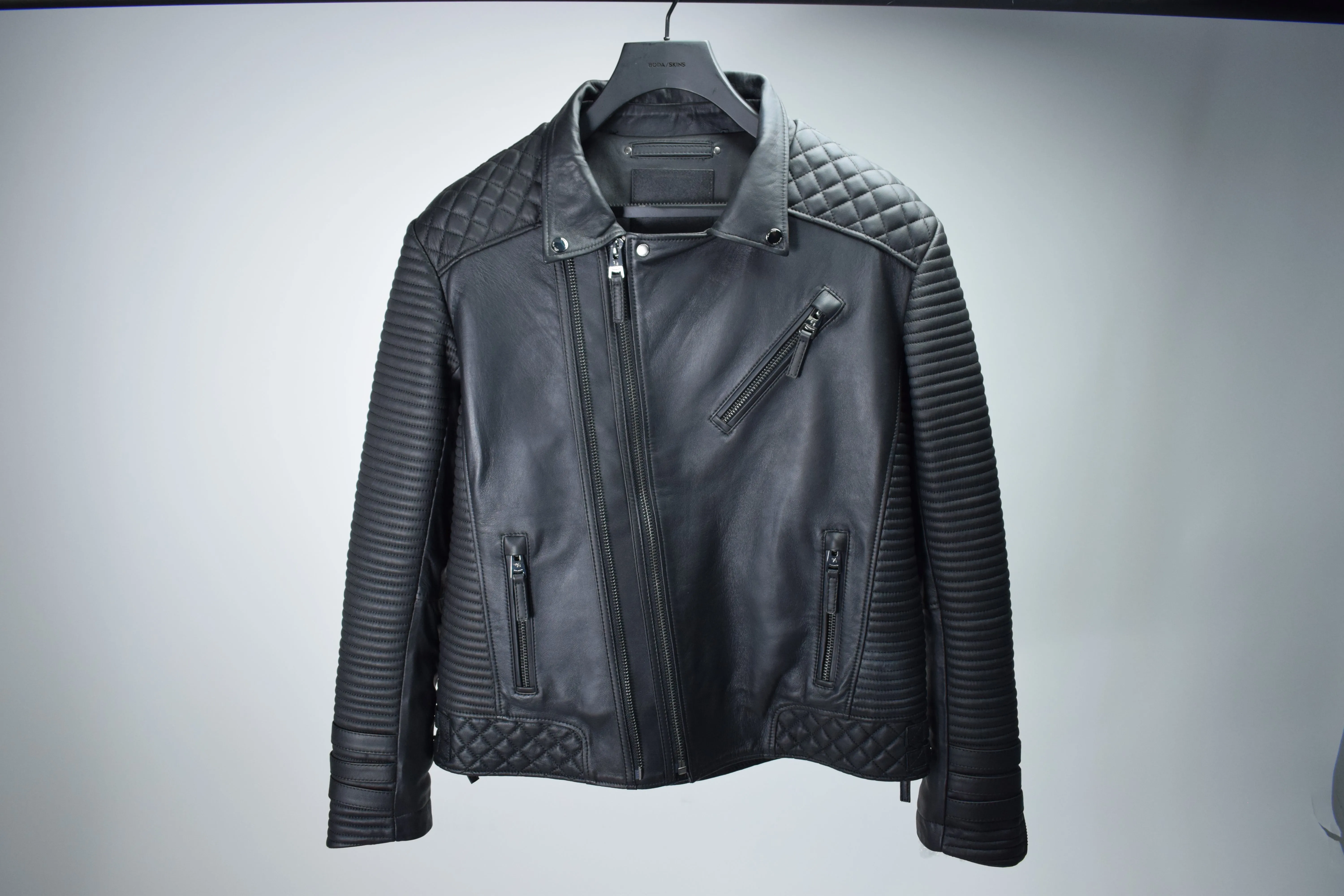 Alexander 3.0: Gloss Black Hardware / Mens / XXXL / Excellent sold by Boda Skins