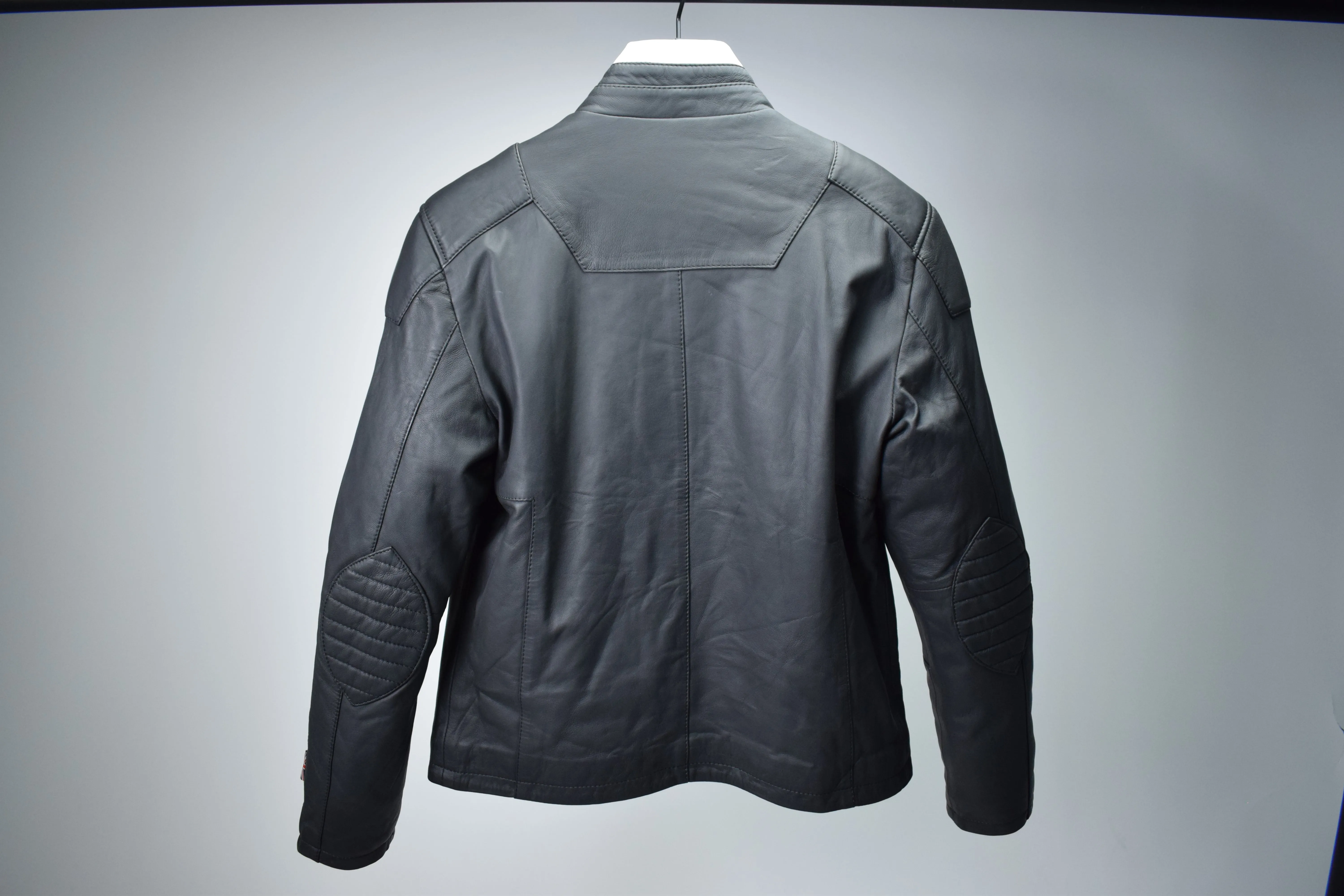 Cafe Racer: Royale / Mens / XXL / Used sold by Boda Skins product image thumbnail 2