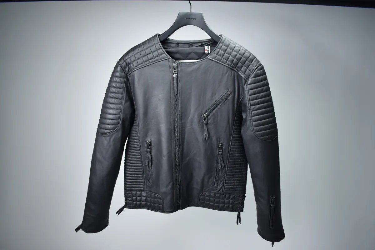AXL / Mens / XXL / Used sold by Boda Skins