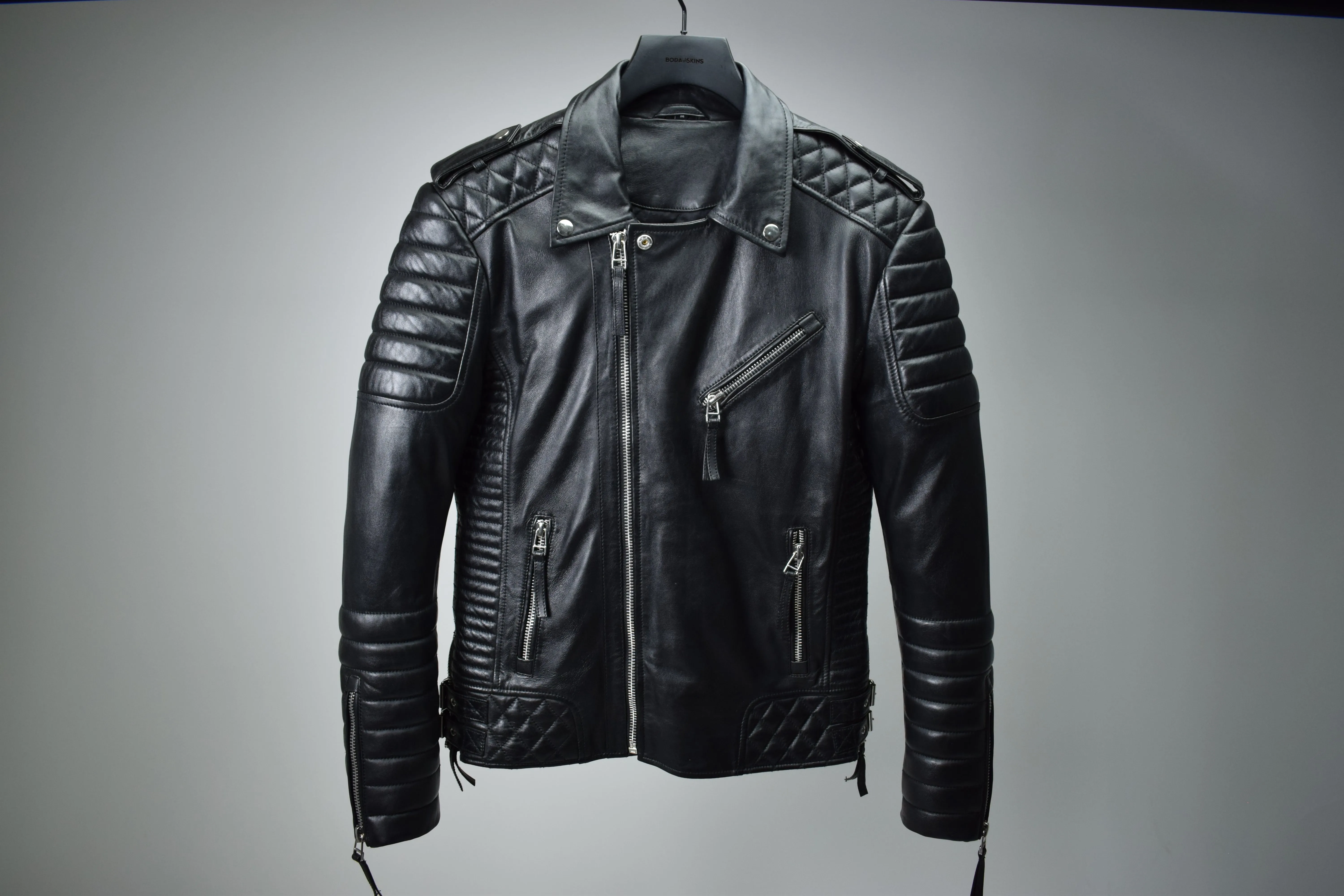 SM069 / Kay Michaels 1.0: Silver Hardware (MEN'S) sold by Boda Skins