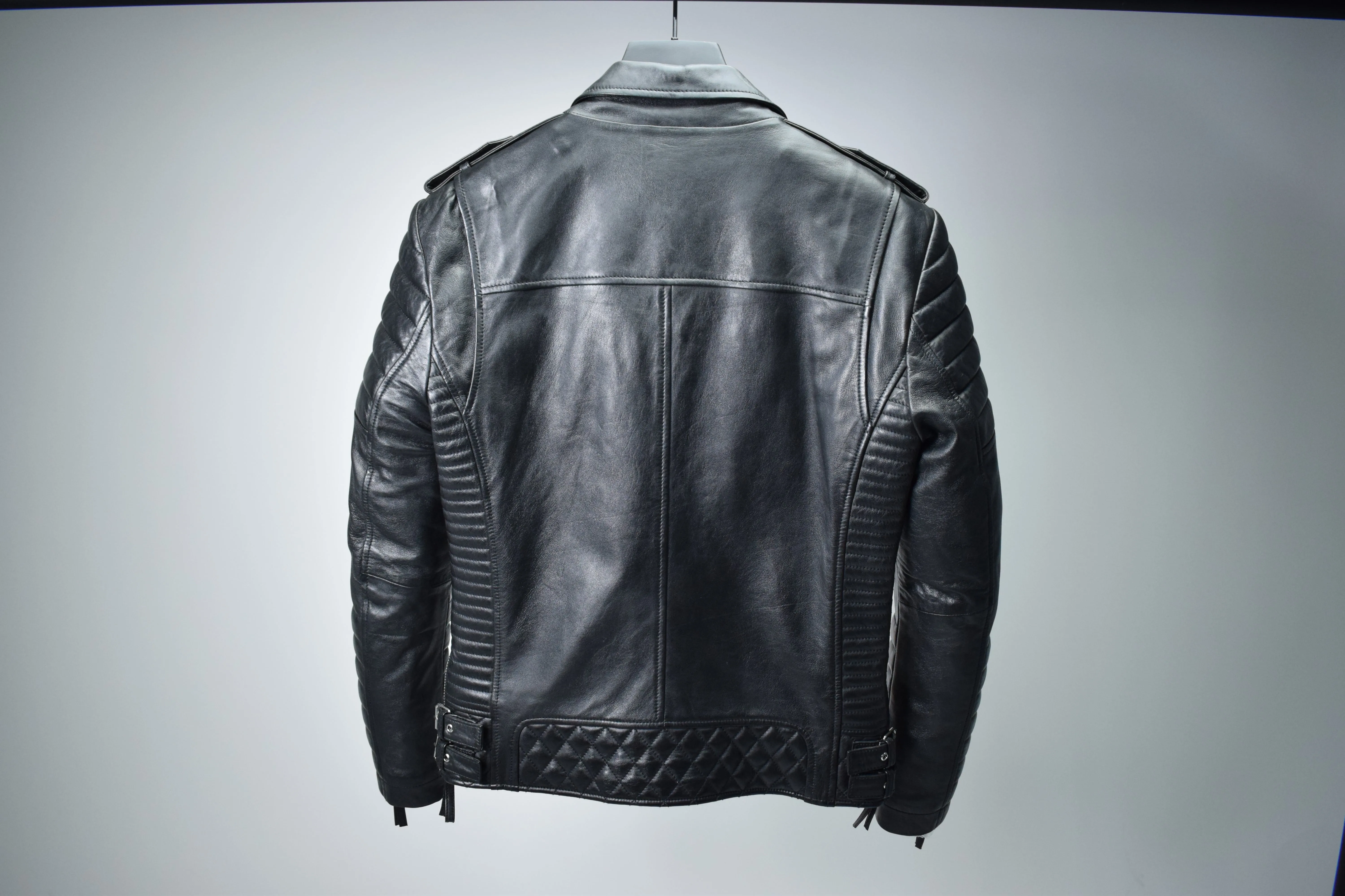 SM069 / Kay Michaels 1.0: Silver Hardware (MEN'S) sold by Boda Skins product image thumbnail 2