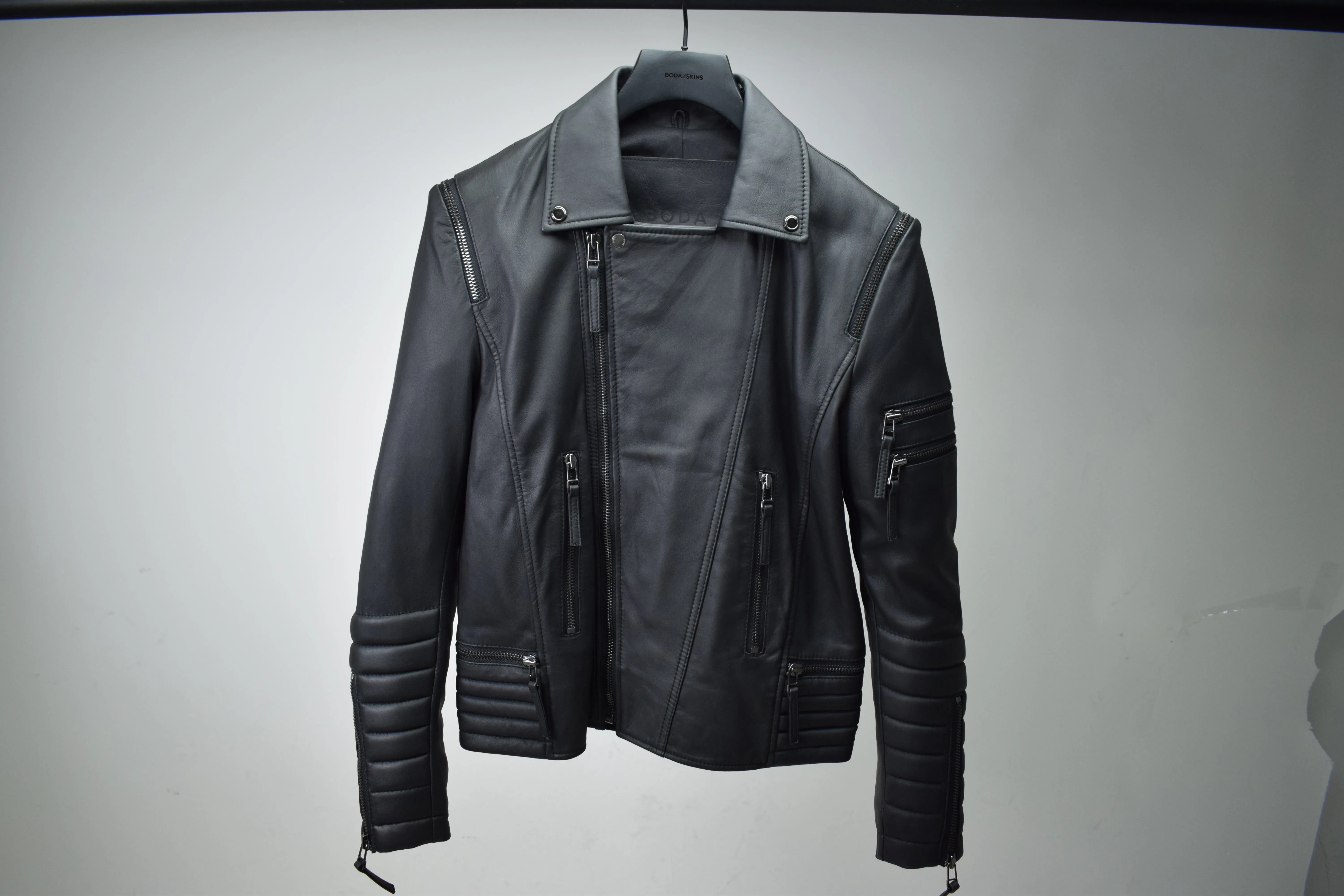 Night Rider / Mens / S / Excellent sold by Boda Skins