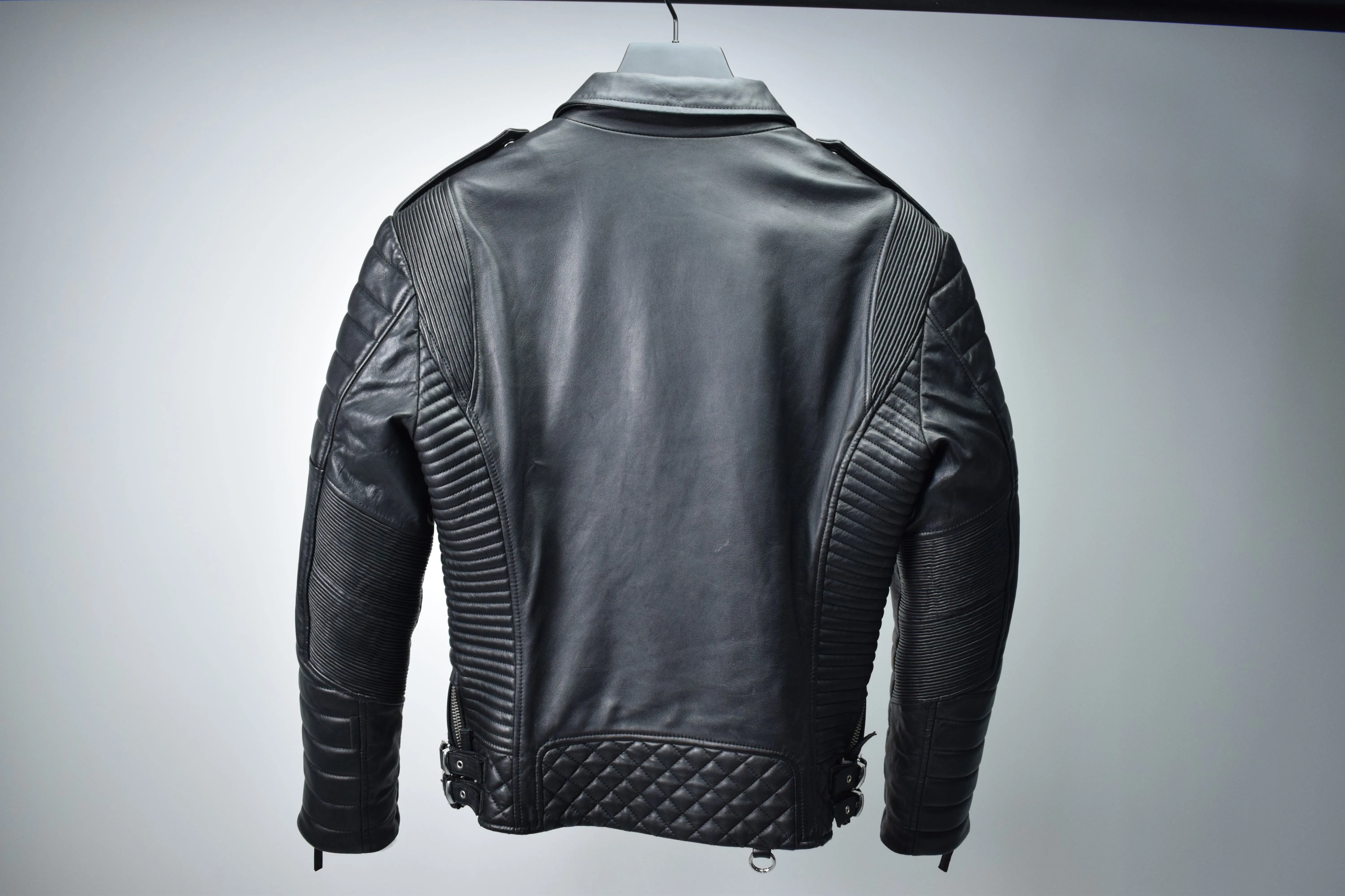 SM050 / Kay Michaels: V-Fit (MEN'S) sold by Boda Skins product image thumbnail 2