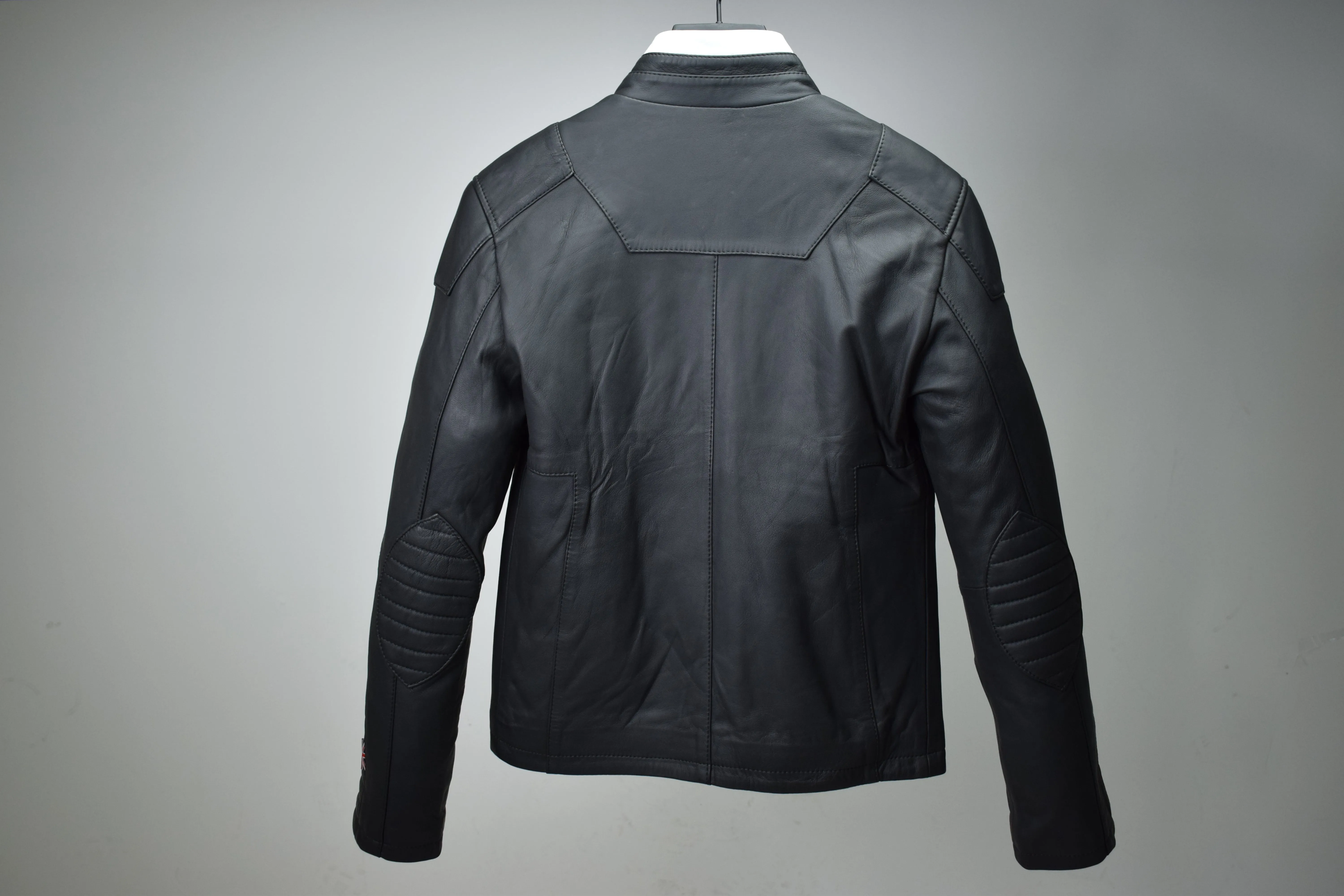 Cafe Racer: Royale / Mens / S / Excellent sold by Boda Skins product image thumbnail 2