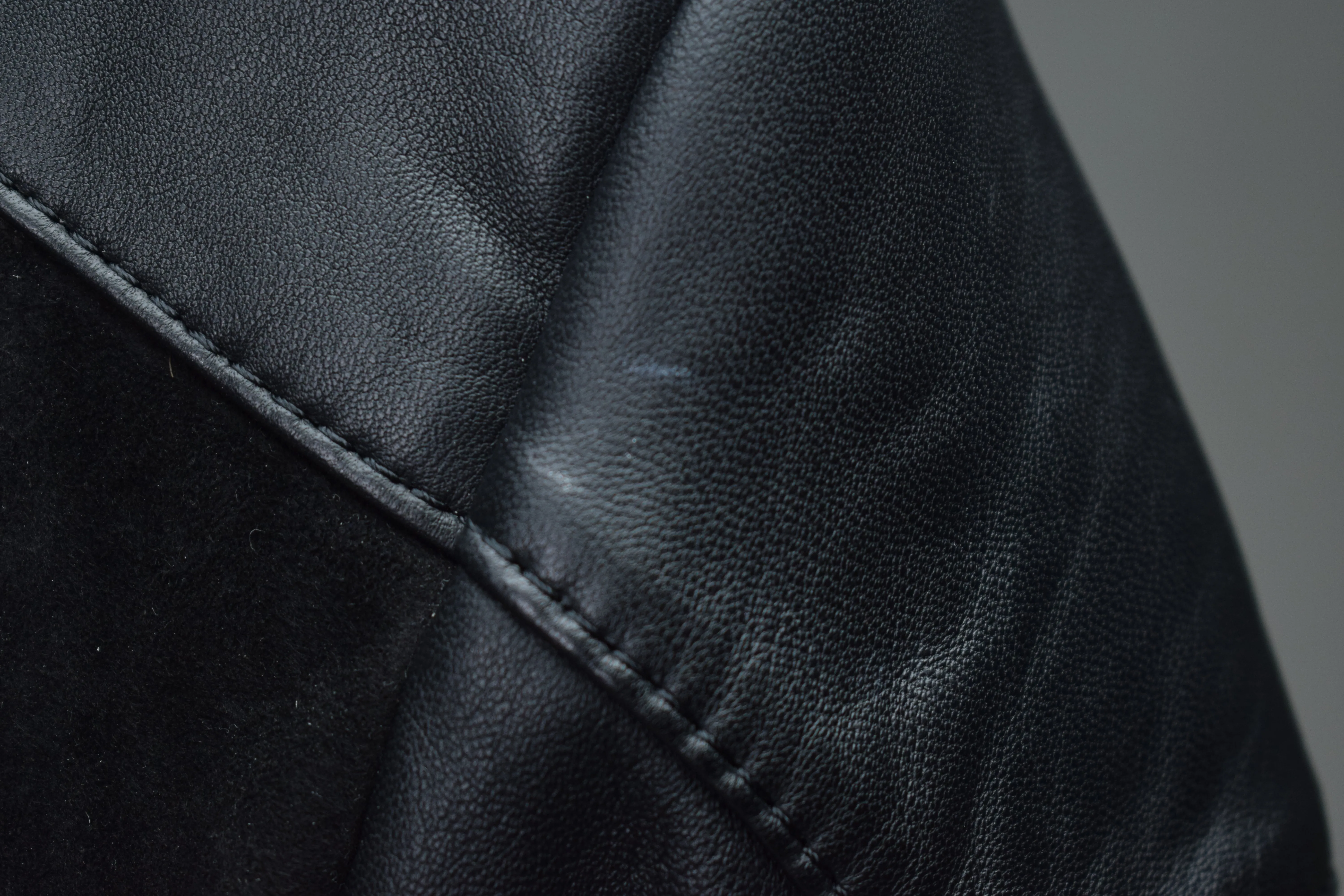 Cafe Racer Suede: Silver Hardware / Mens / XS / Excellent sold by Boda Skins product image thumbnail 4