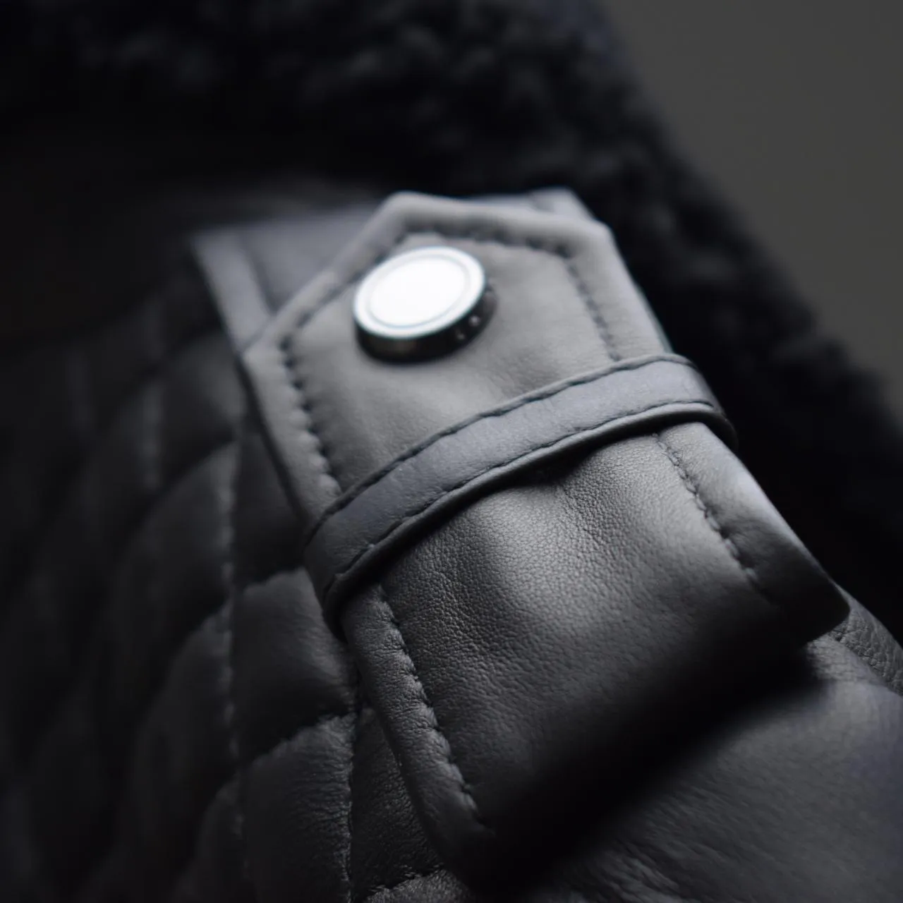 Kay Michaels 2.0: Shearling / Womens / Multi Size / Excellent sold by Boda Skins product image thumbnail 4