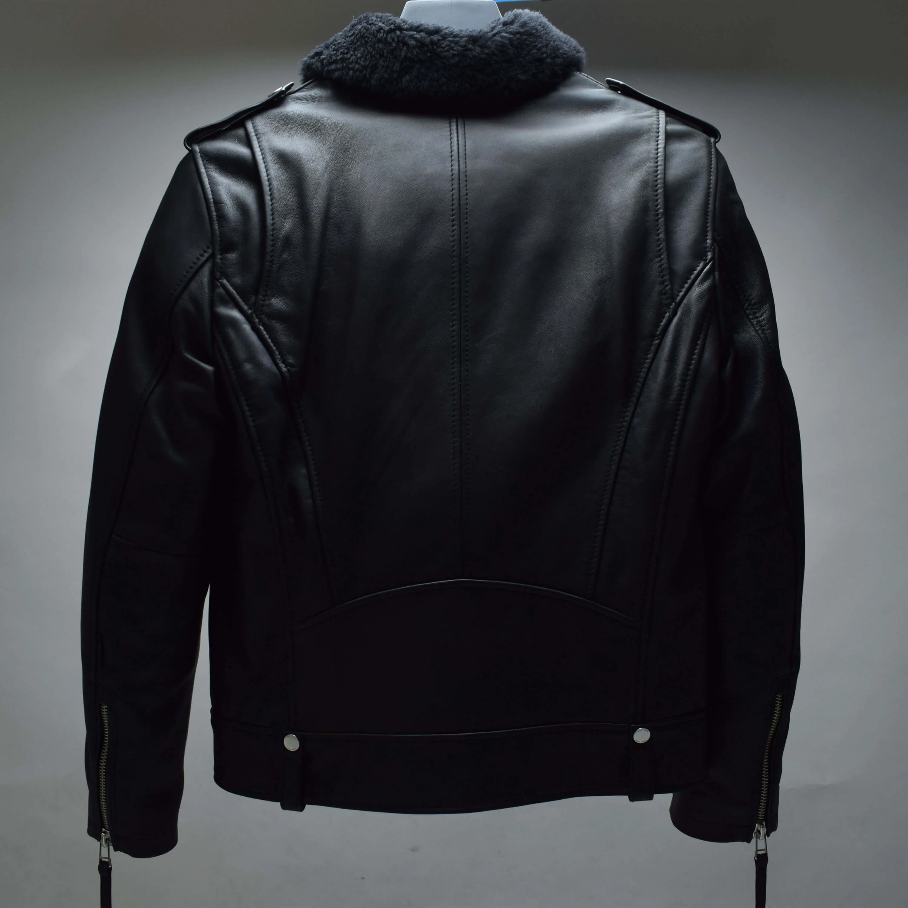 Voyager Shearling: Protection / Mens / M / Imperfect sold by Boda Skins product image thumbnail 2