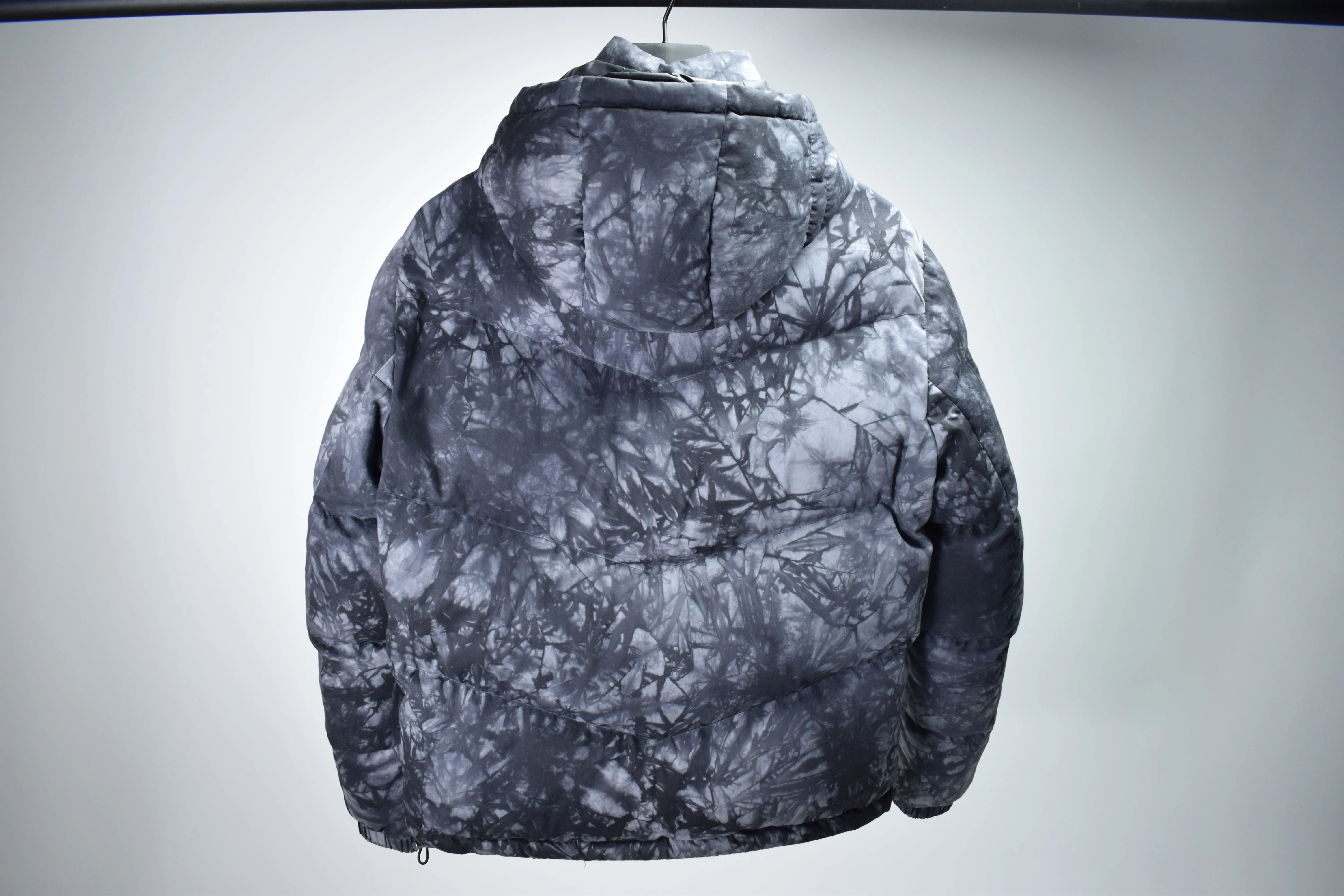 Iceberg Puffer / Mens / M / Excellent sold by Boda Skins product image thumbnail 2