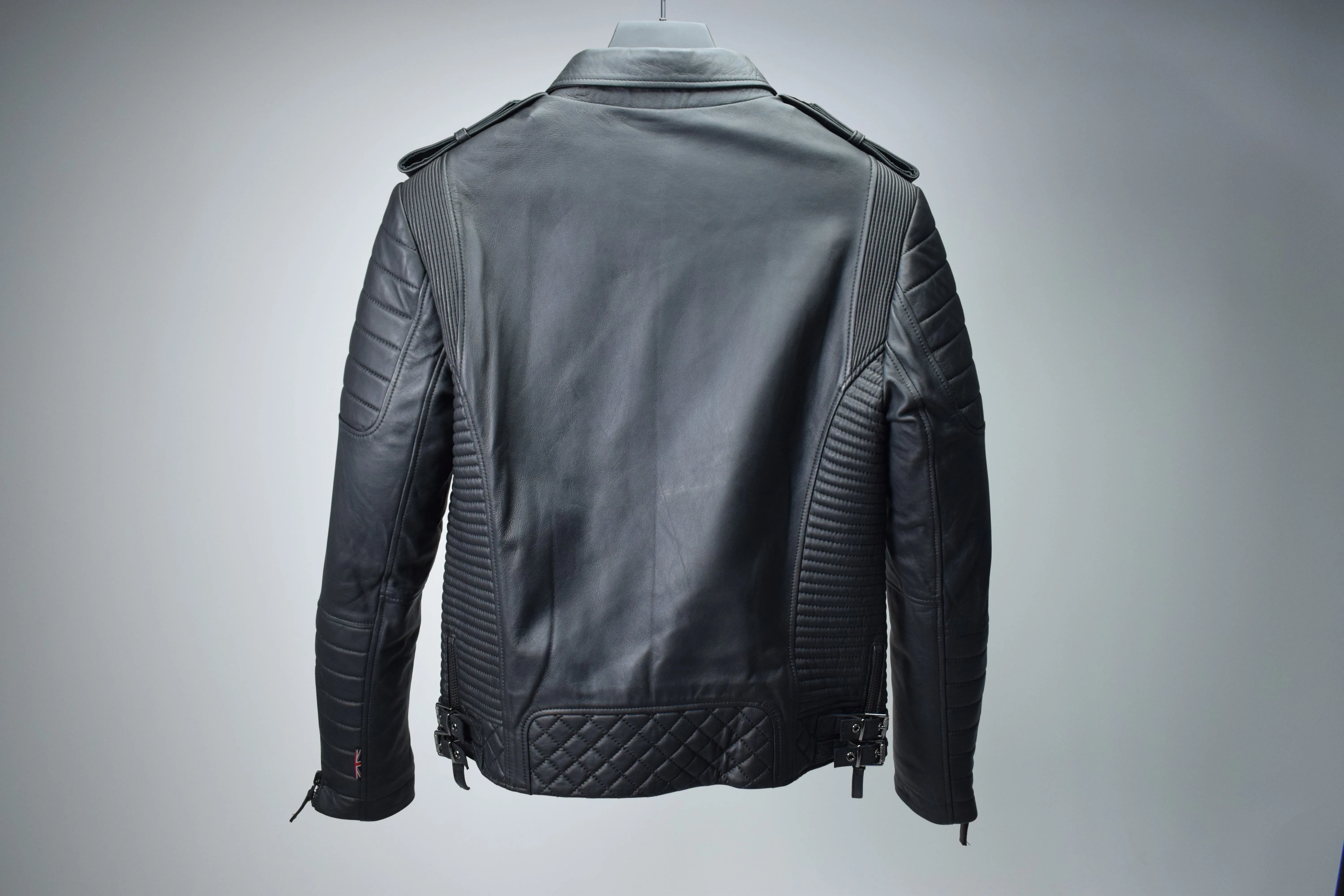 SM079 / KAY MICHAELS 2.0 METALLICA RIDE THE LIGHTNING (Men's) sold by Boda Skins product image thumbnail 4